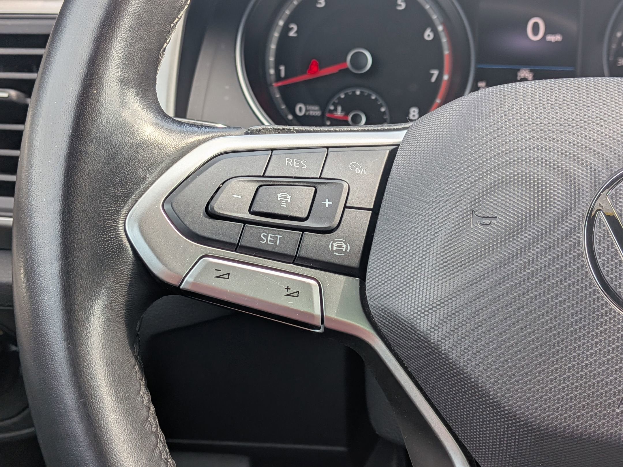 2020 Volkswagen Atlas Cross Sport 3.6L V6 SE w/Technology