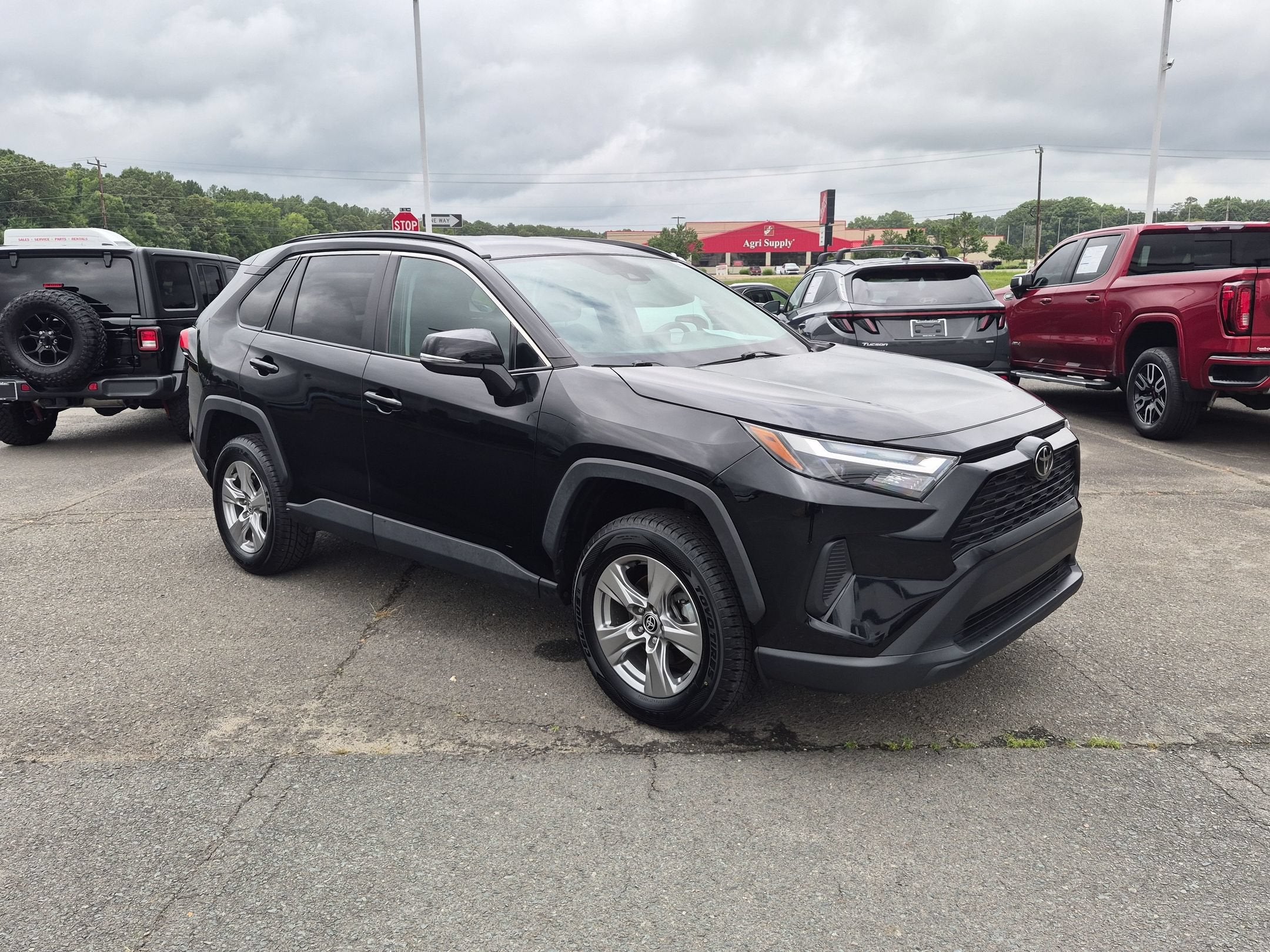 2023 Toyota RAV4 XLE