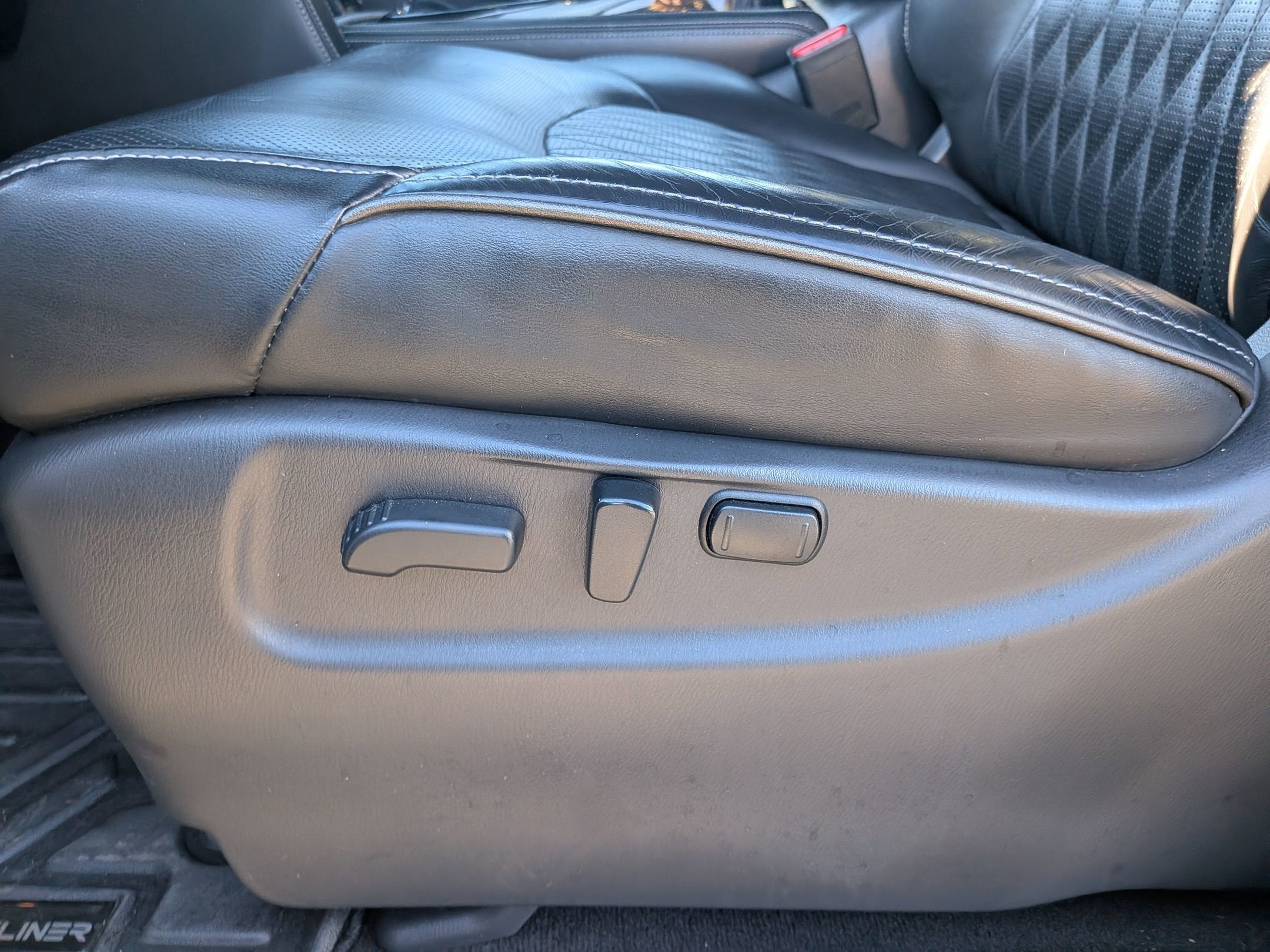 2021 INFINITI QX80 SENSORY