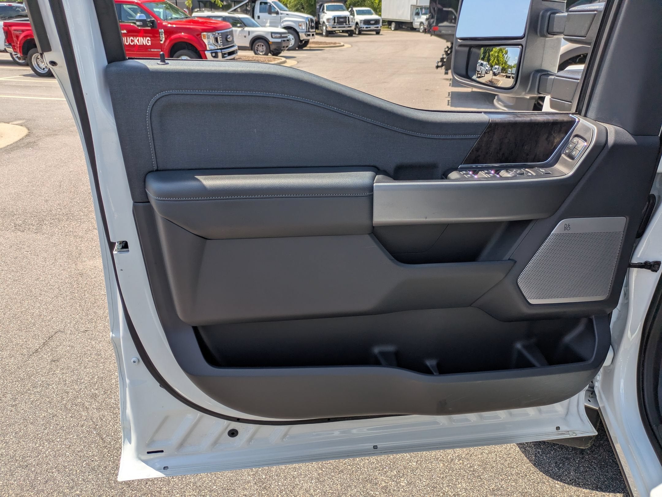 2025 Ford Super Duty F-450 DRW LARIAT