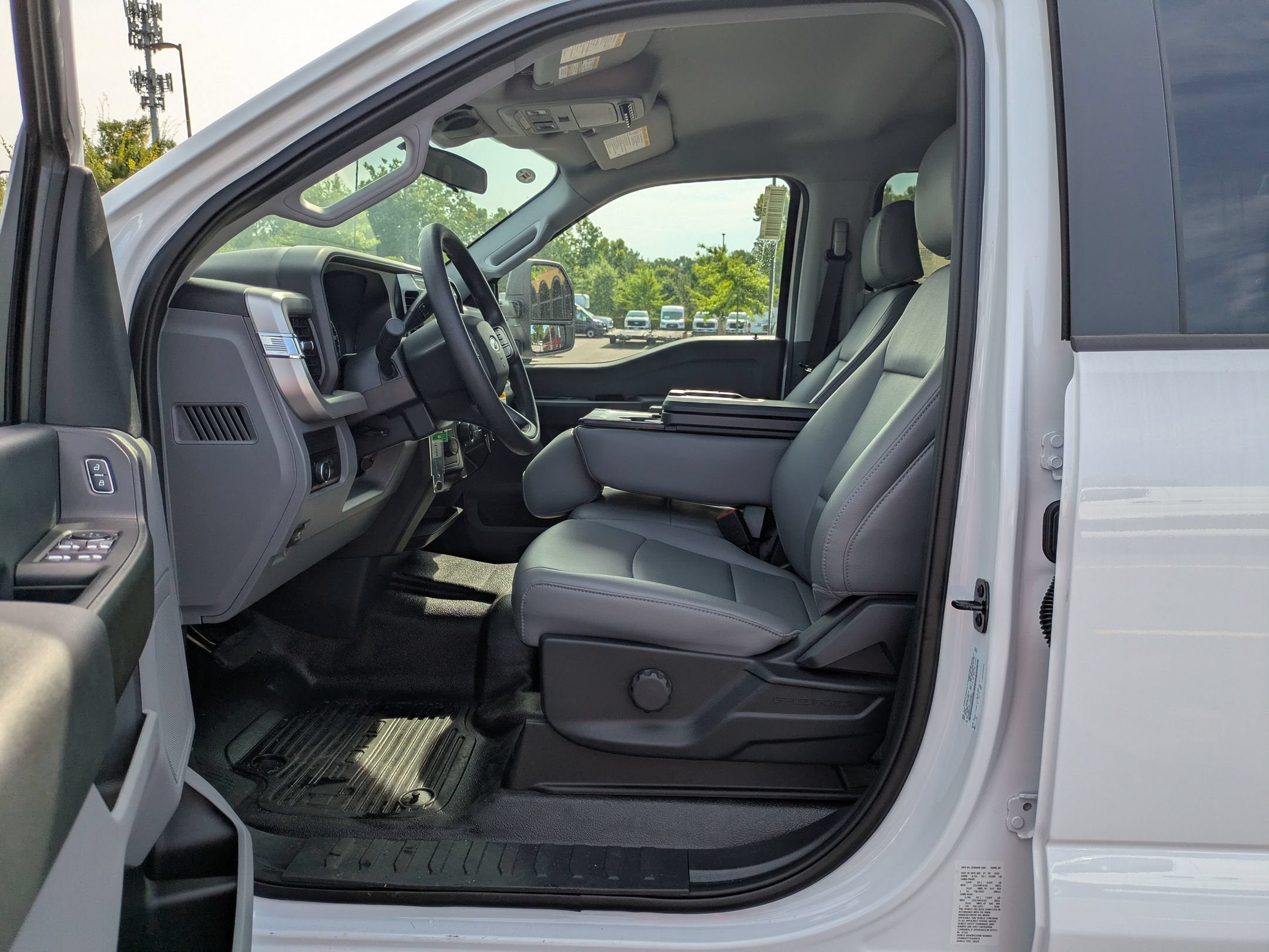 2026 Ford Super Duty F-550 DRW XL