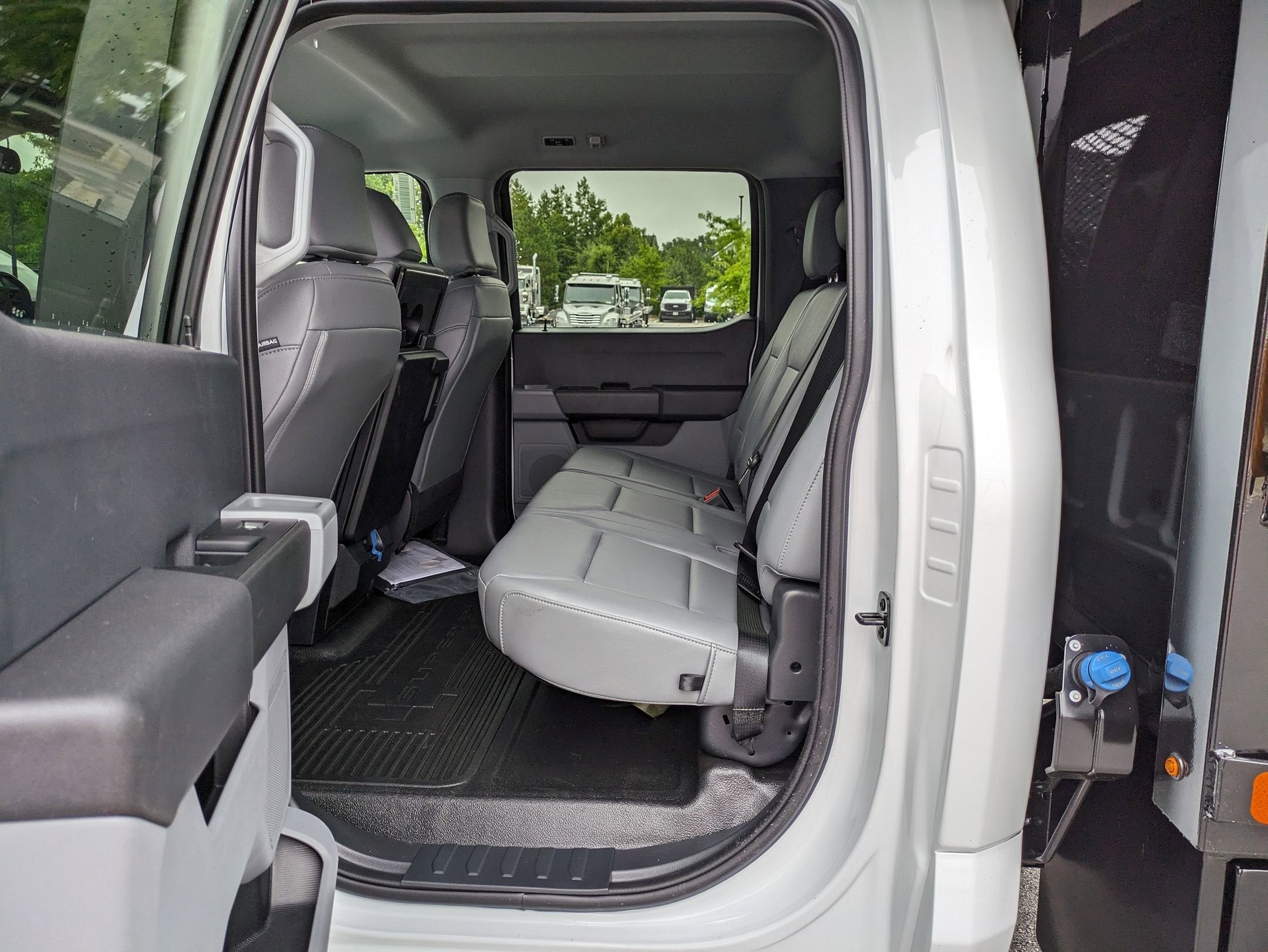 2025 Ford Super Duty F-550 DRW XL