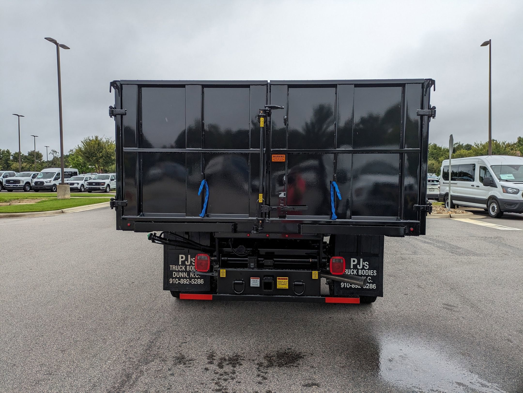 2025 Ford Super Duty F-550 DRW XL