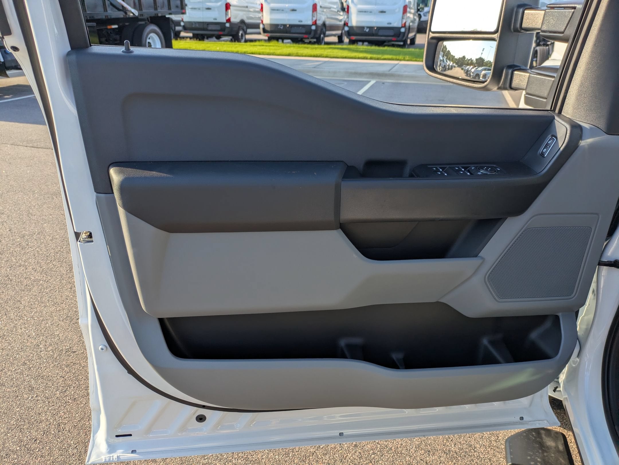2026 Ford Super Duty F-350 DRW XL