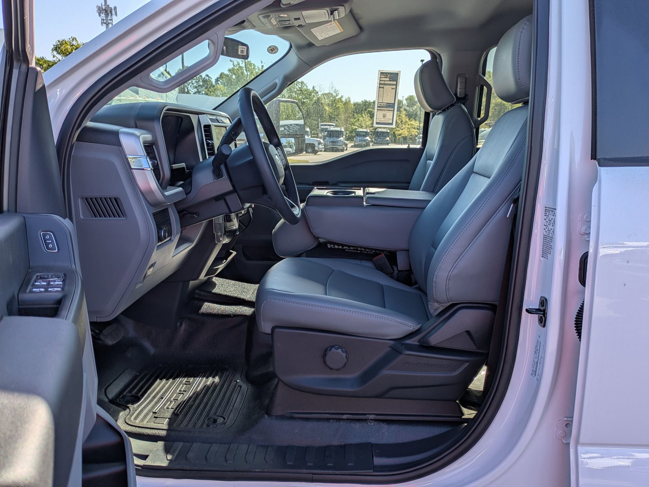 2026 Ford Super Duty F-350 DRW XL