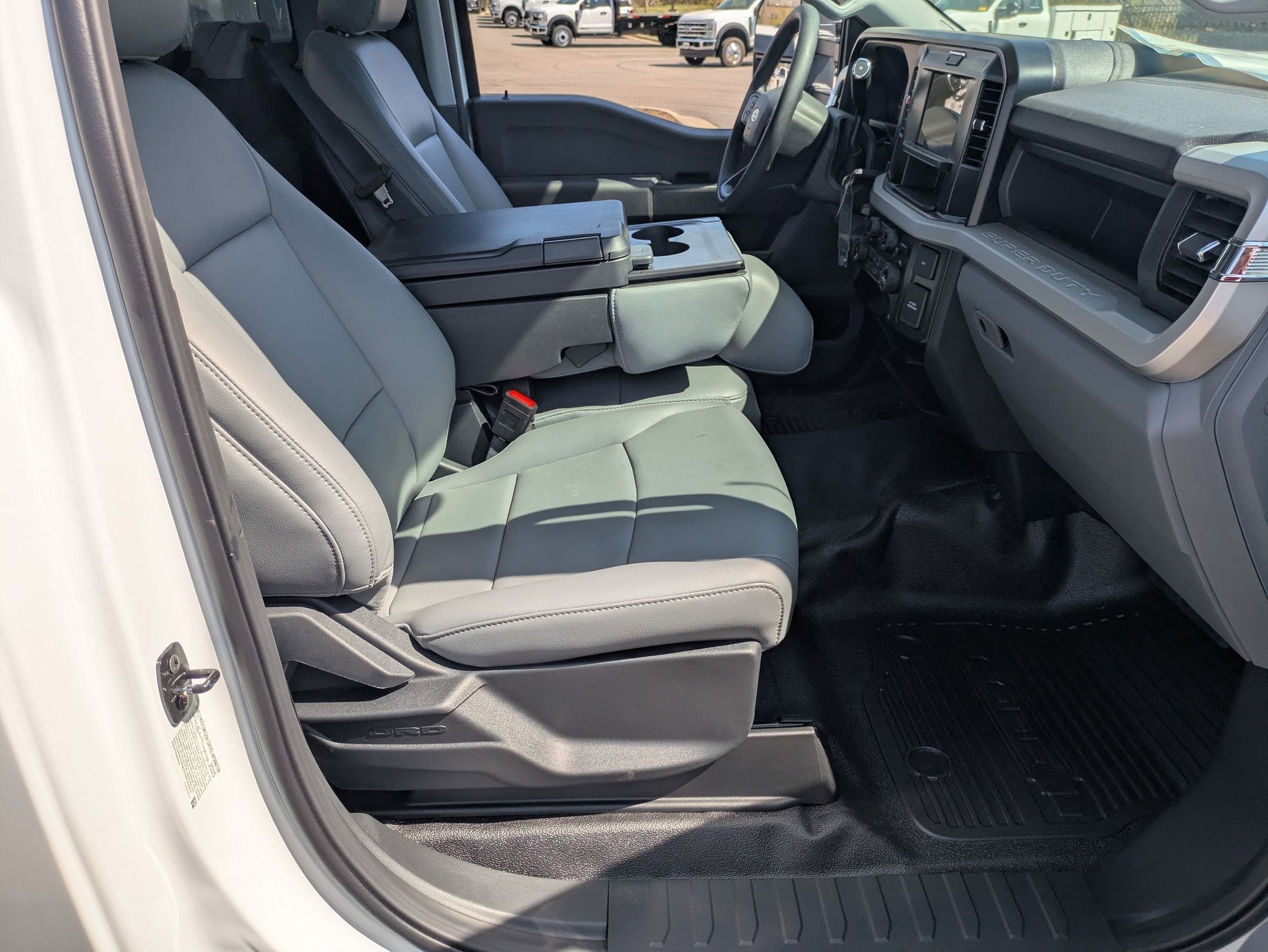 2026 Ford Super Duty F-550 DRW XL