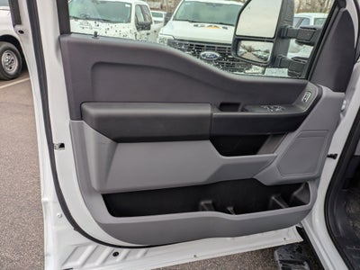 2026 Ford Super Duty F-550 DRW XL