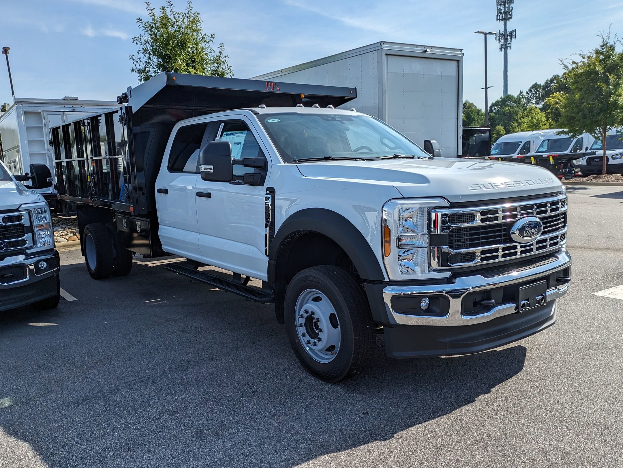 2025 Ford Super Duty F-550 DRW XL