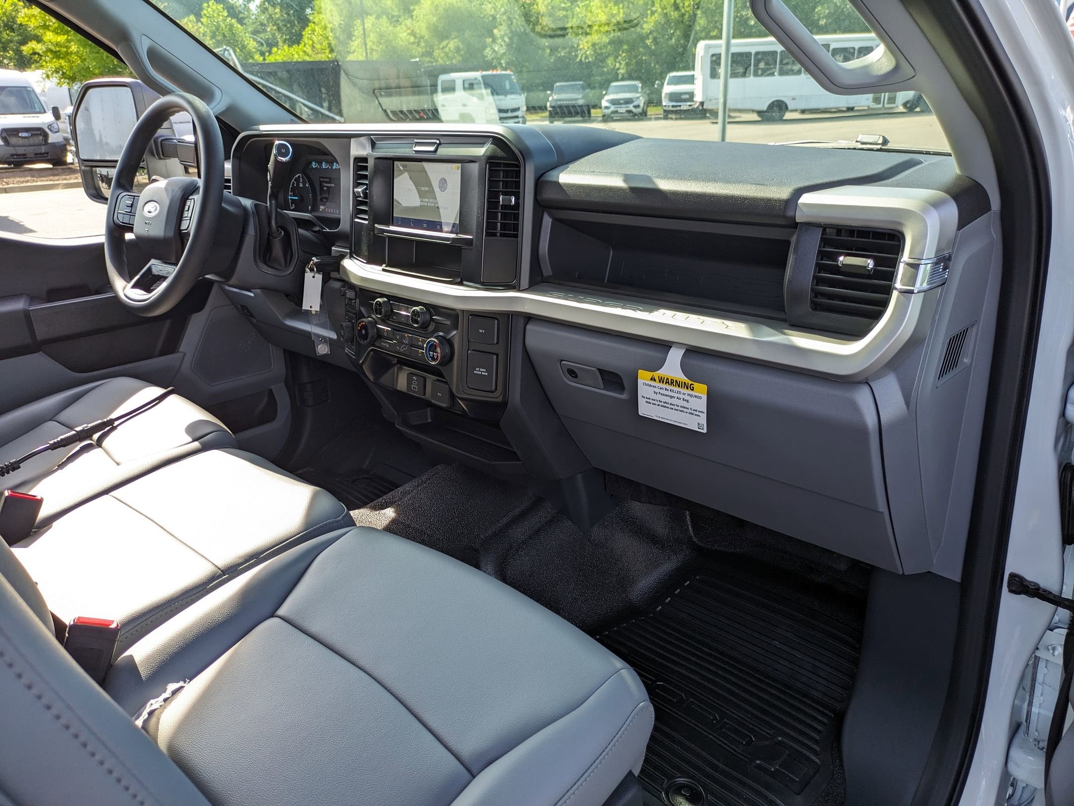 2025 Ford Super Duty F-550 DRW XL