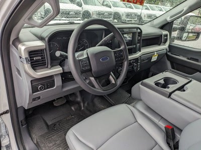 2025 Ford Super Duty F-550 DRW XL