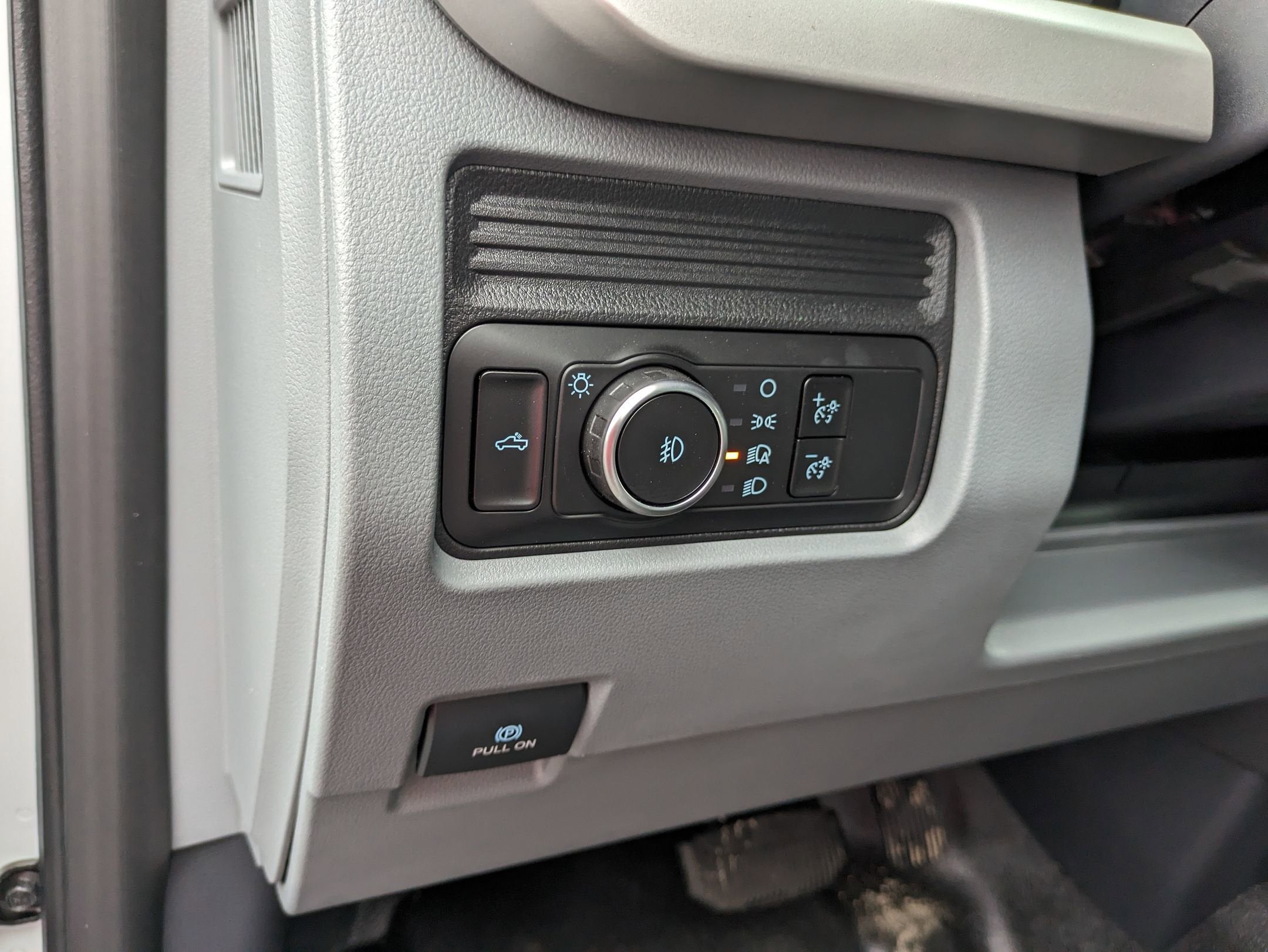 2025 Ford Super Duty F-550 DRW XL