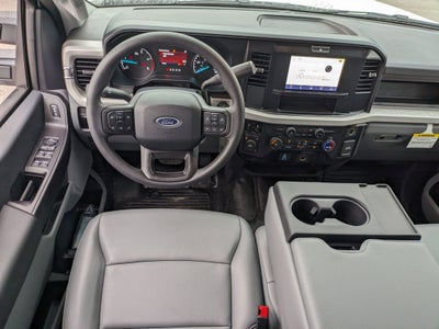 2025 Ford Super Duty F-550 DRW XL