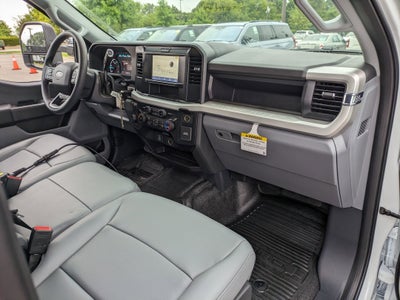 2025 Ford Super Duty F-550 DRW XL
