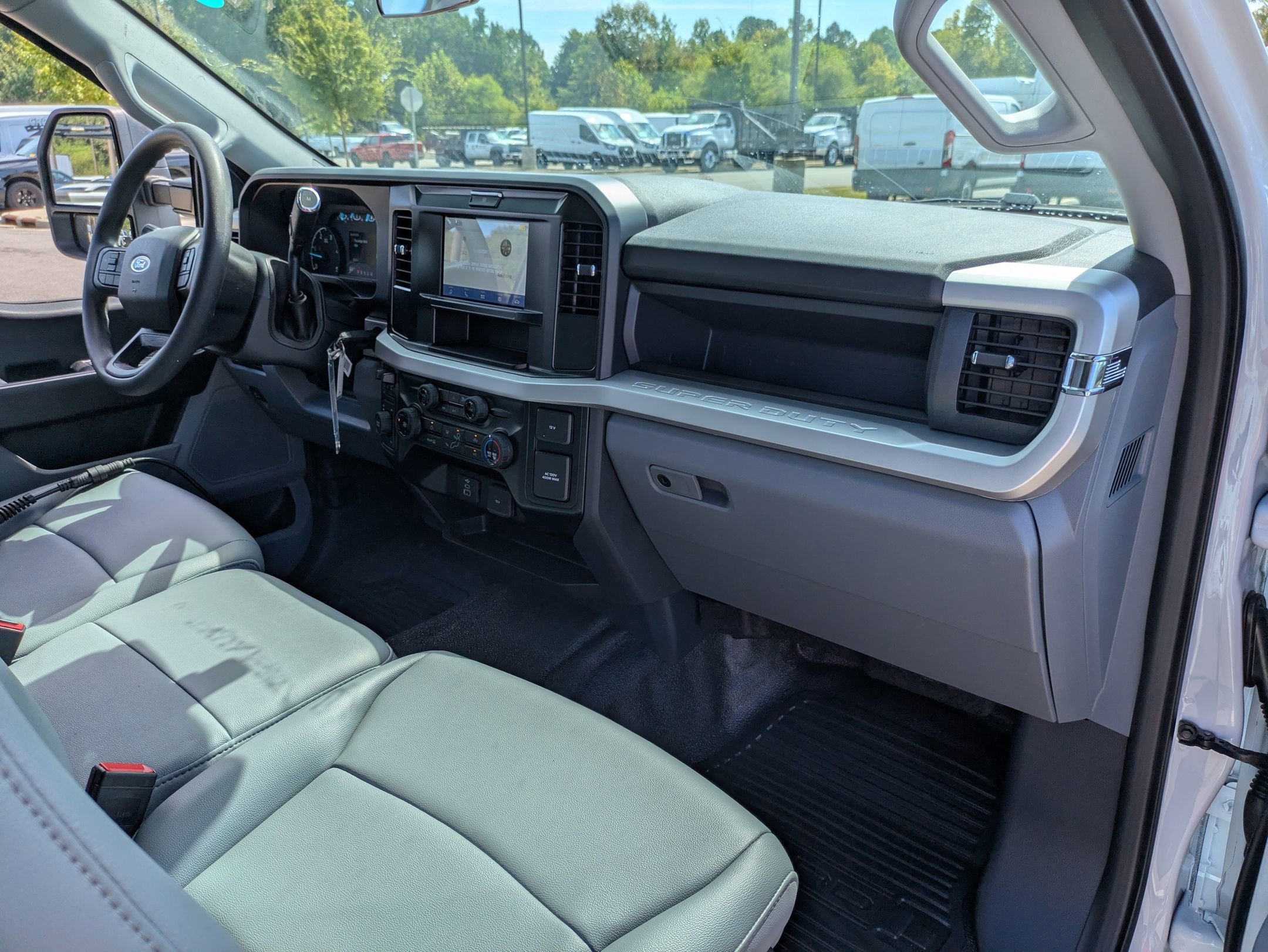 2025 Ford Super Duty F-550 DRW XL