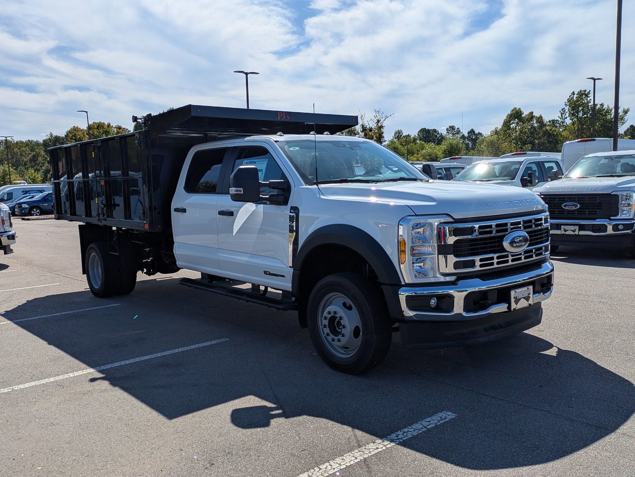 2025 Ford Super Duty F-550 DRW XL