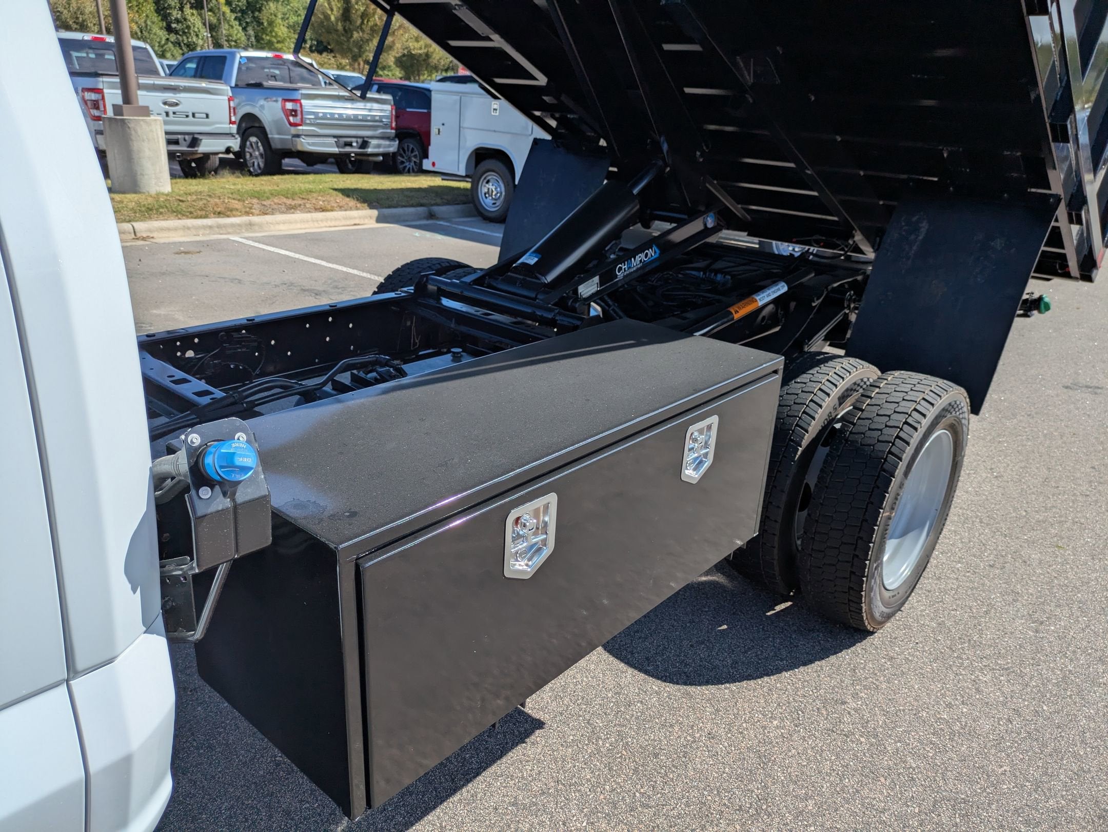 2025 Ford Super Duty F-550 DRW XL