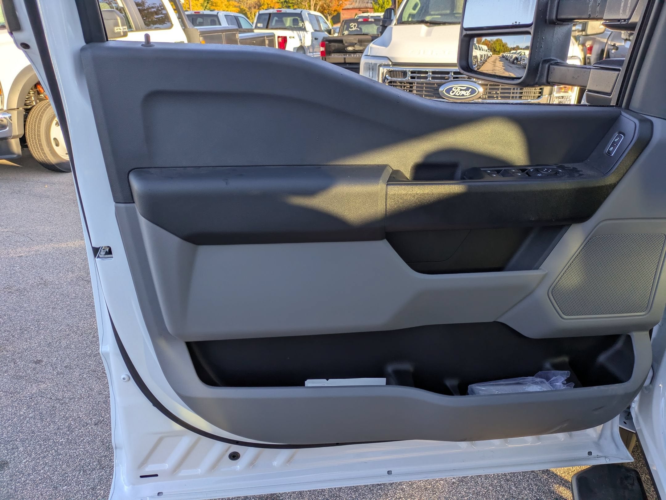 2027 Ford Super Duty F-550 DRW XL