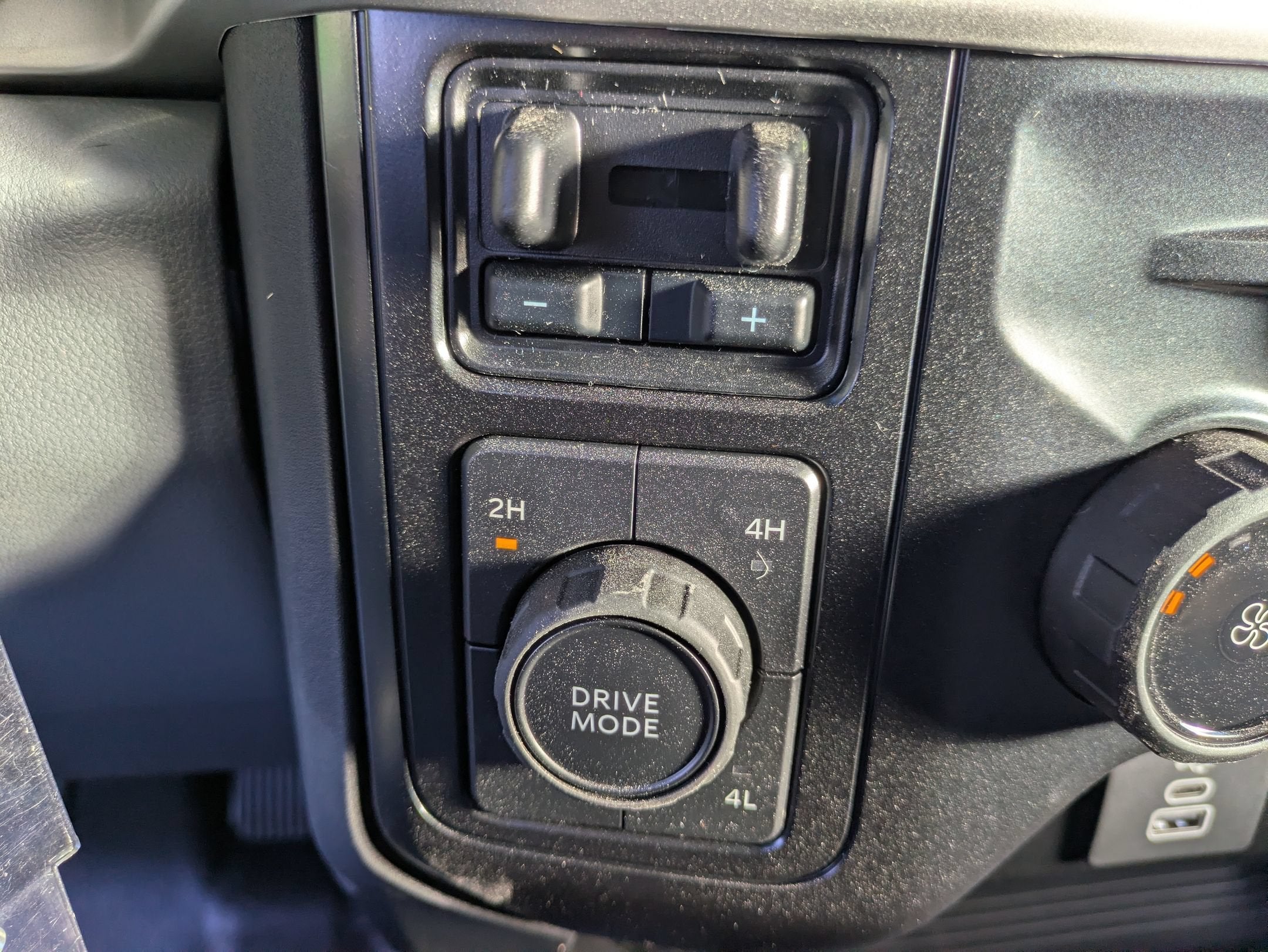 2027 Ford Super Duty F-550 DRW XL