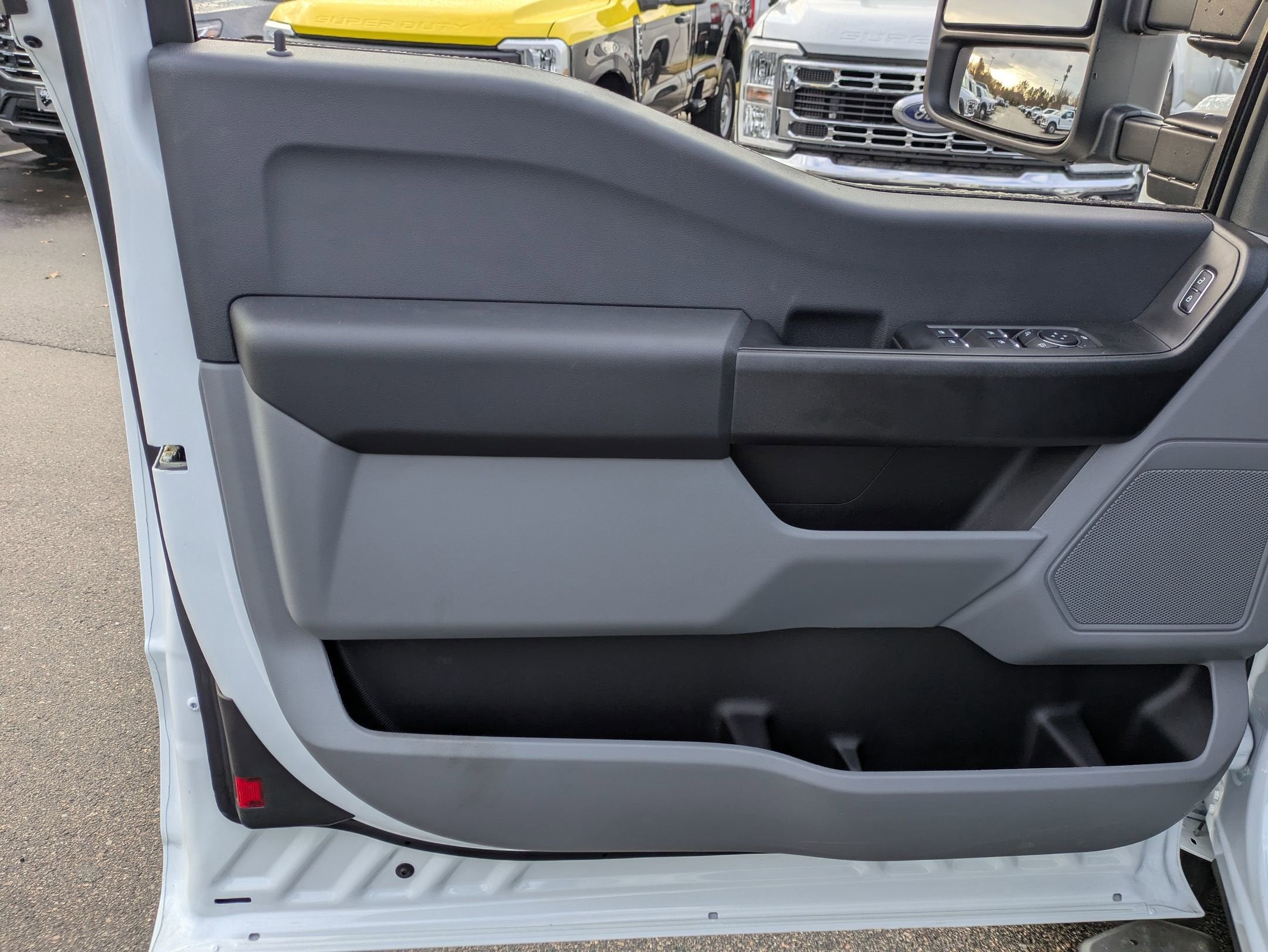 2026 Ford Super Duty F-550 DRW XL