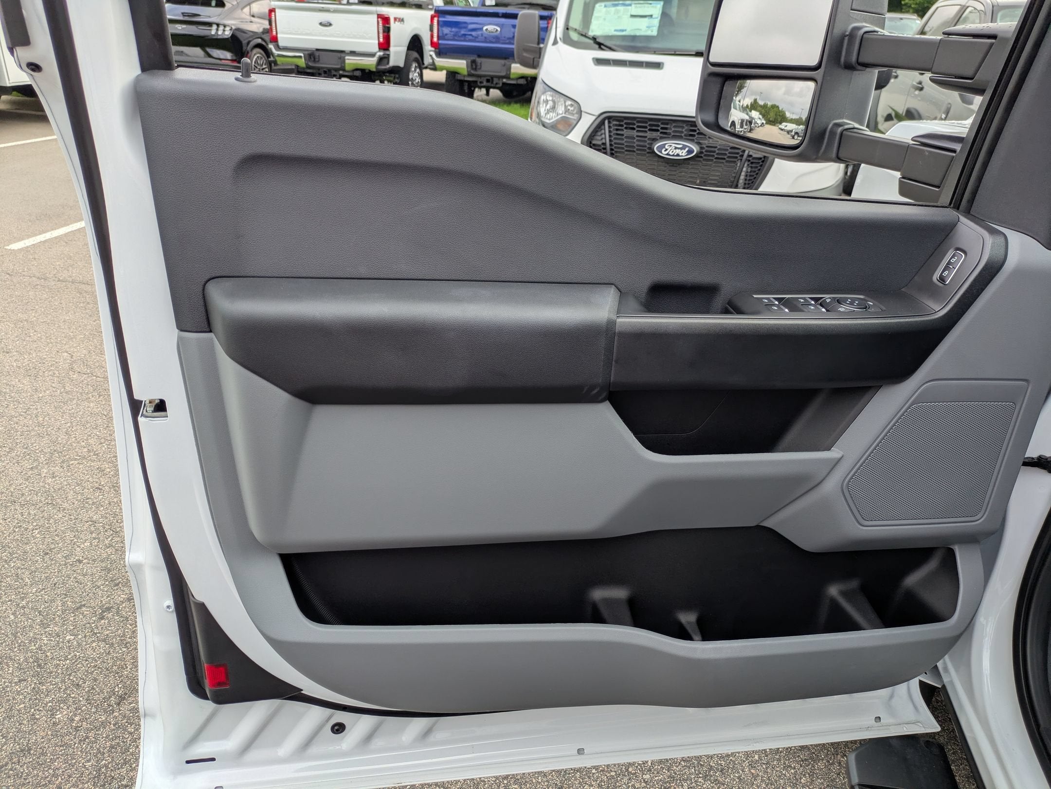 2026 Ford Super Duty F-550 DRW XL