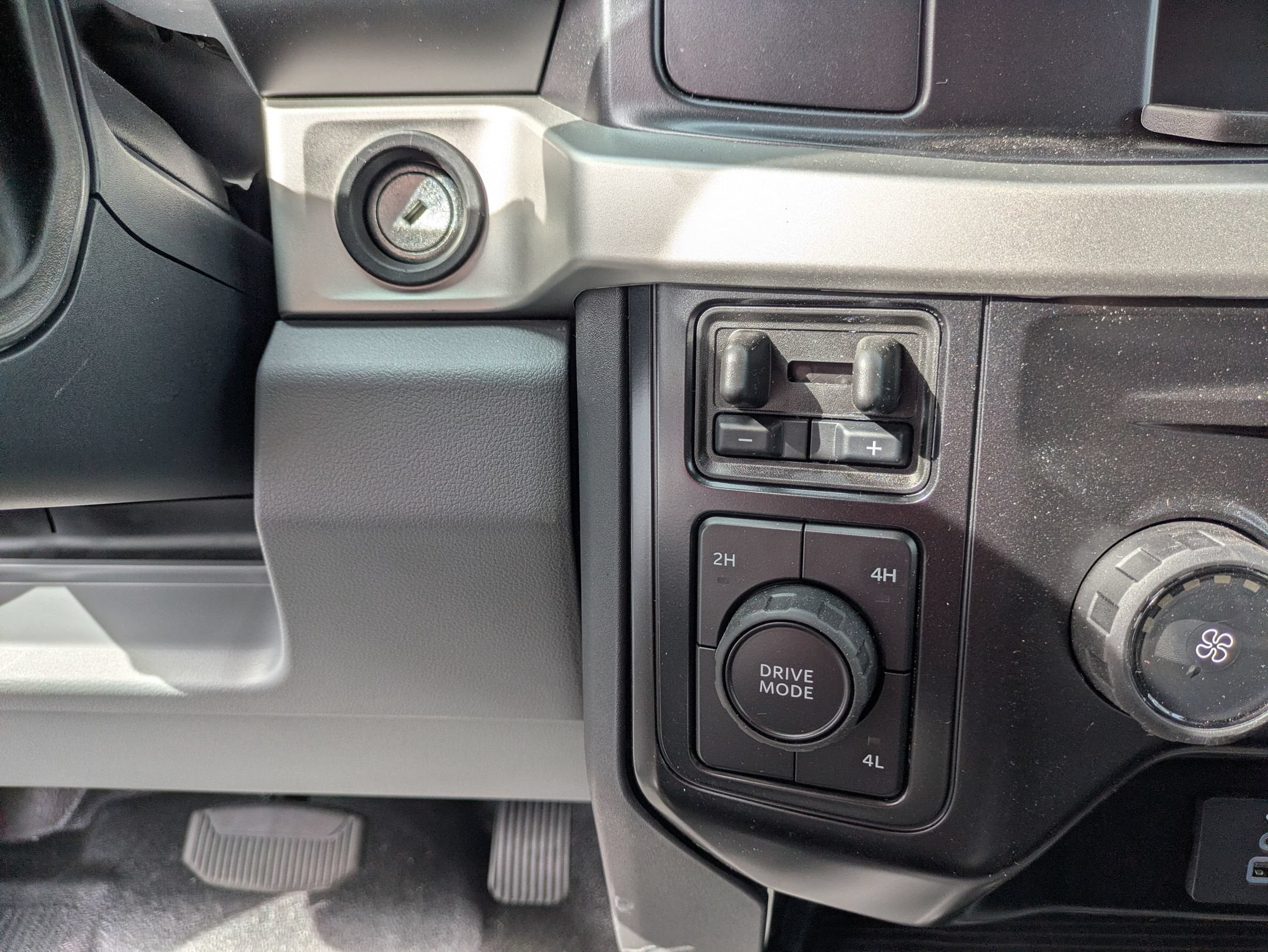 2026 Ford Super Duty F-550 DRW XL