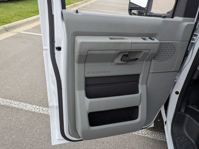 2027 Ford E-Series Cutaway Base