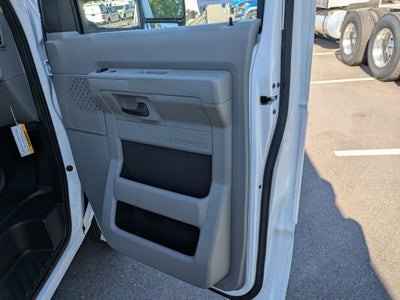 2027 Ford E-Series Cutaway Base