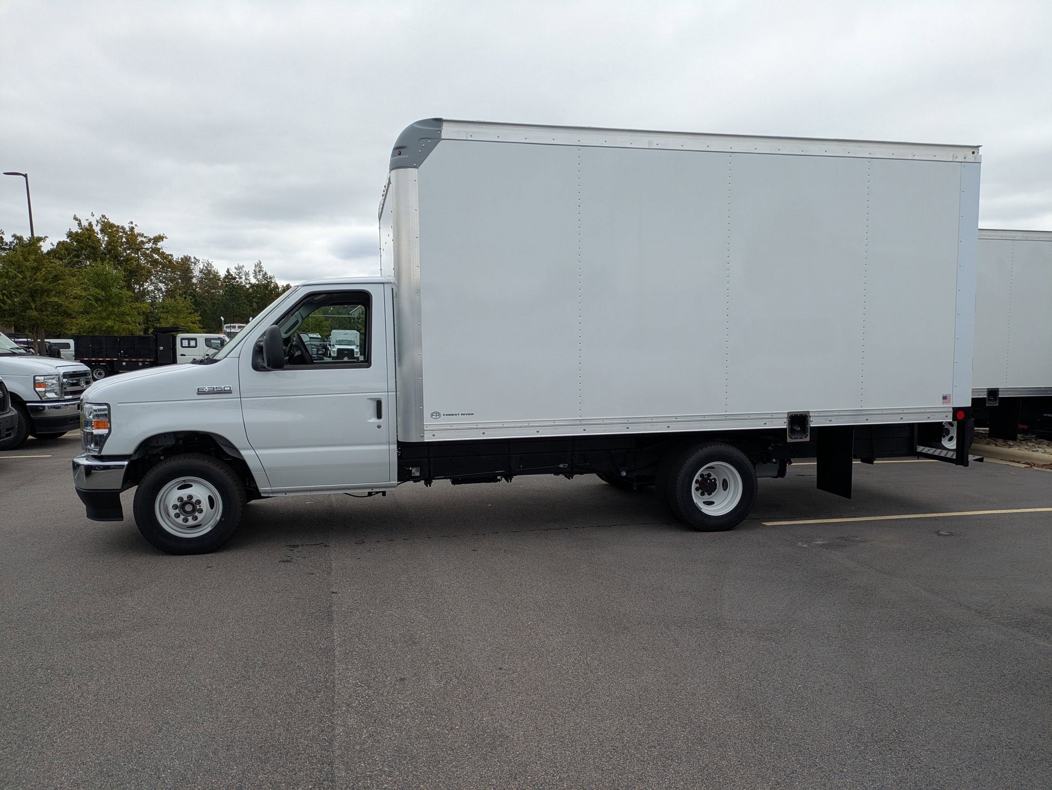 2026 Ford E-Series Cutaway E-350 DRW 158" WB