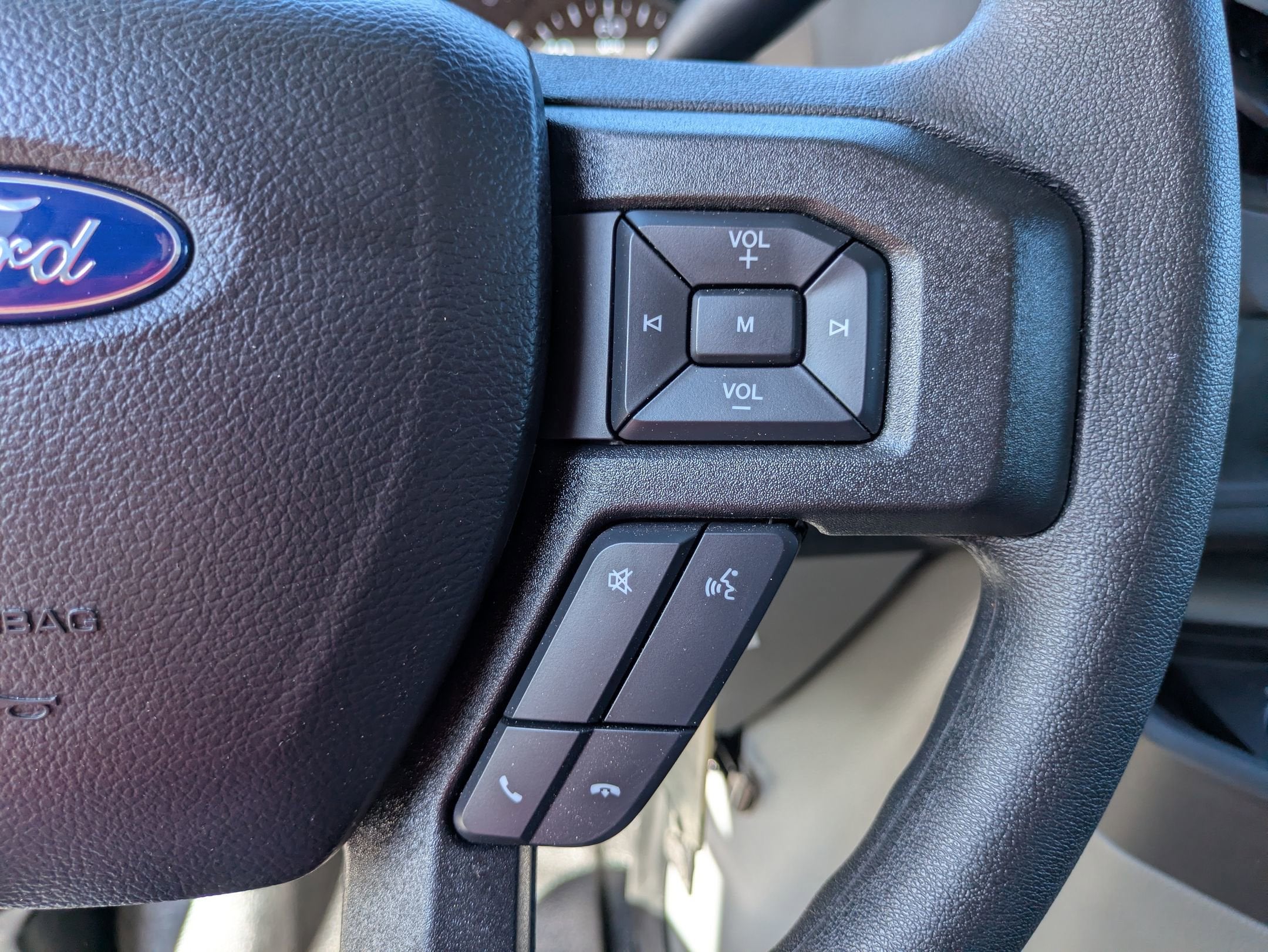 2027 Ford E-Series Cutaway Base