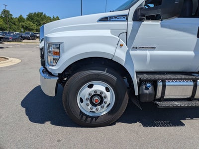 2027 Ford F-750SD Base