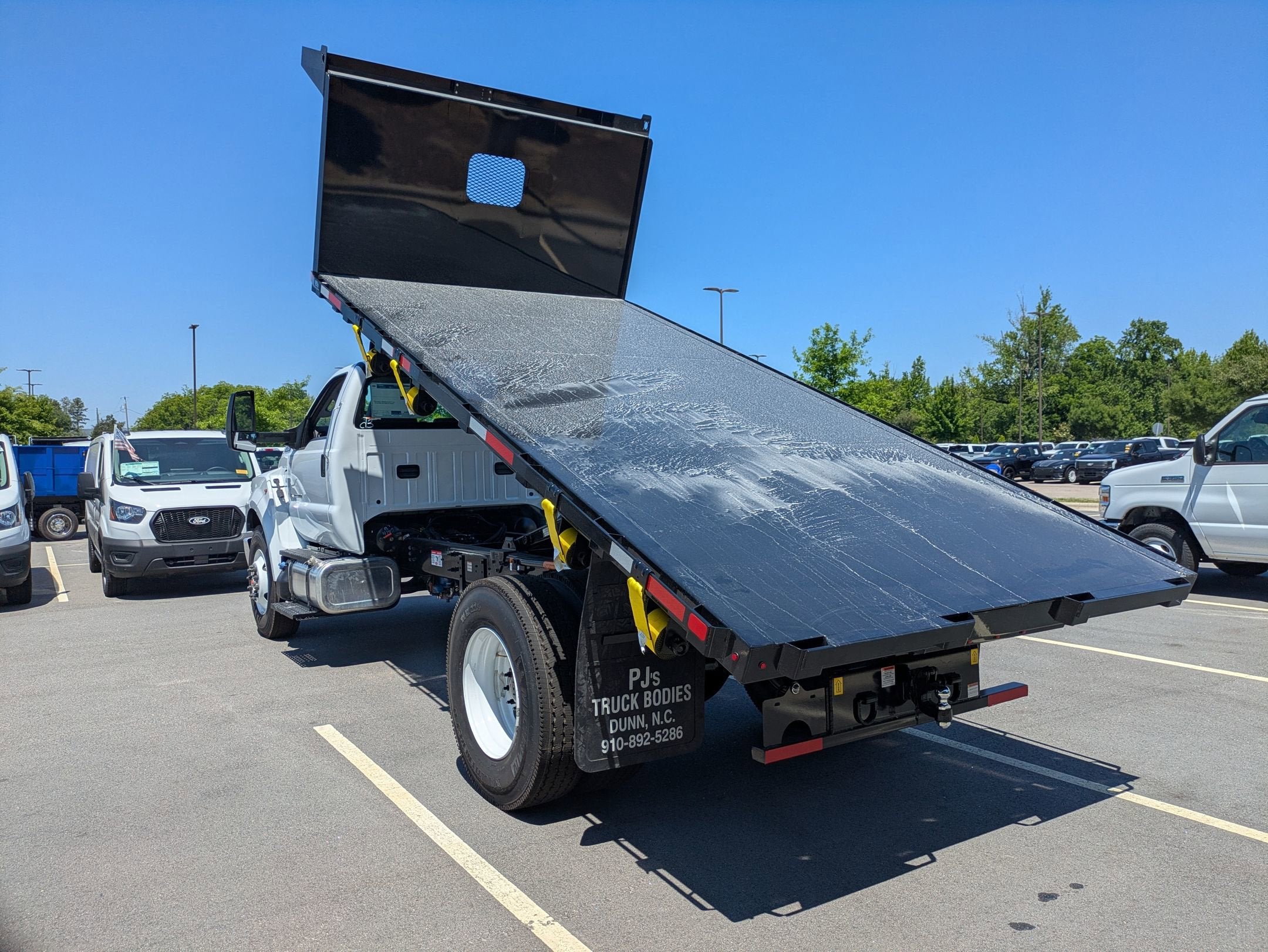 2027 Ford F-750SD Base