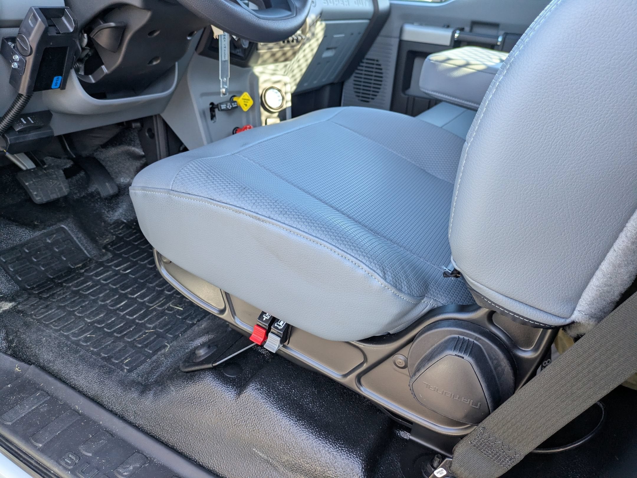 2027 Ford F-750SD Base