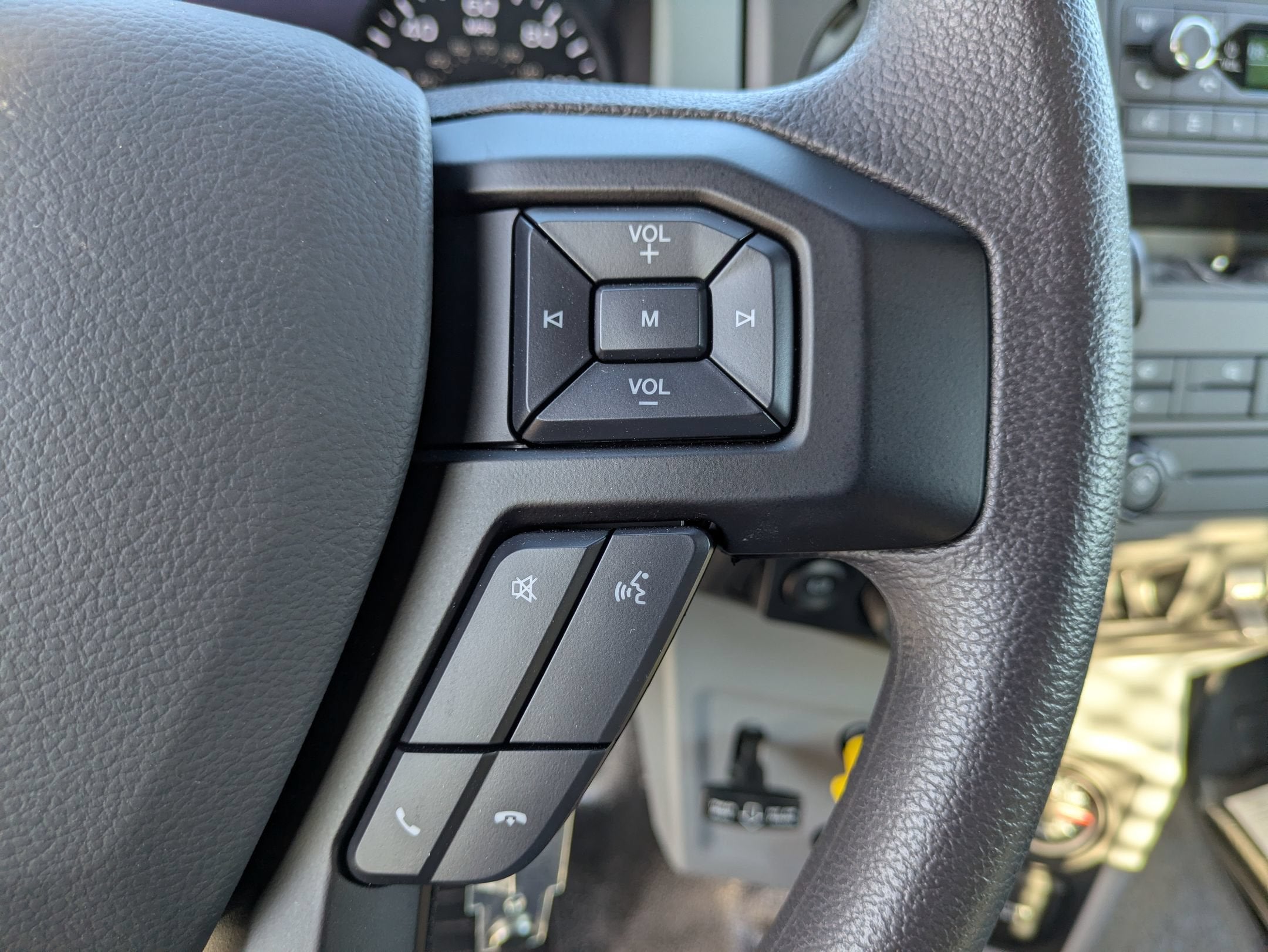 2027 Ford F-750SD Base