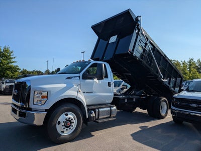 2027 Ford F-750SD Base