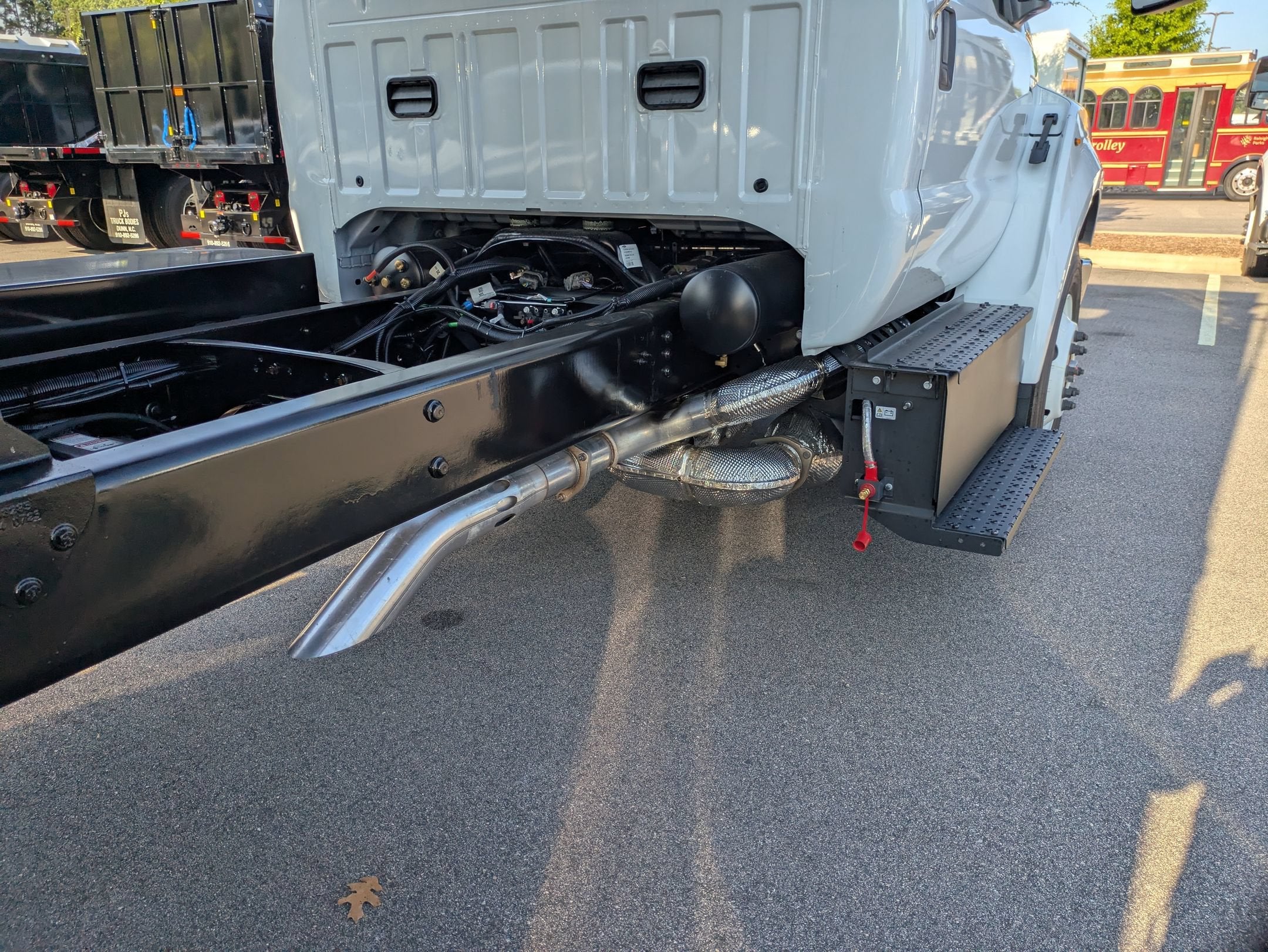 2027 Ford F-750SD Base
