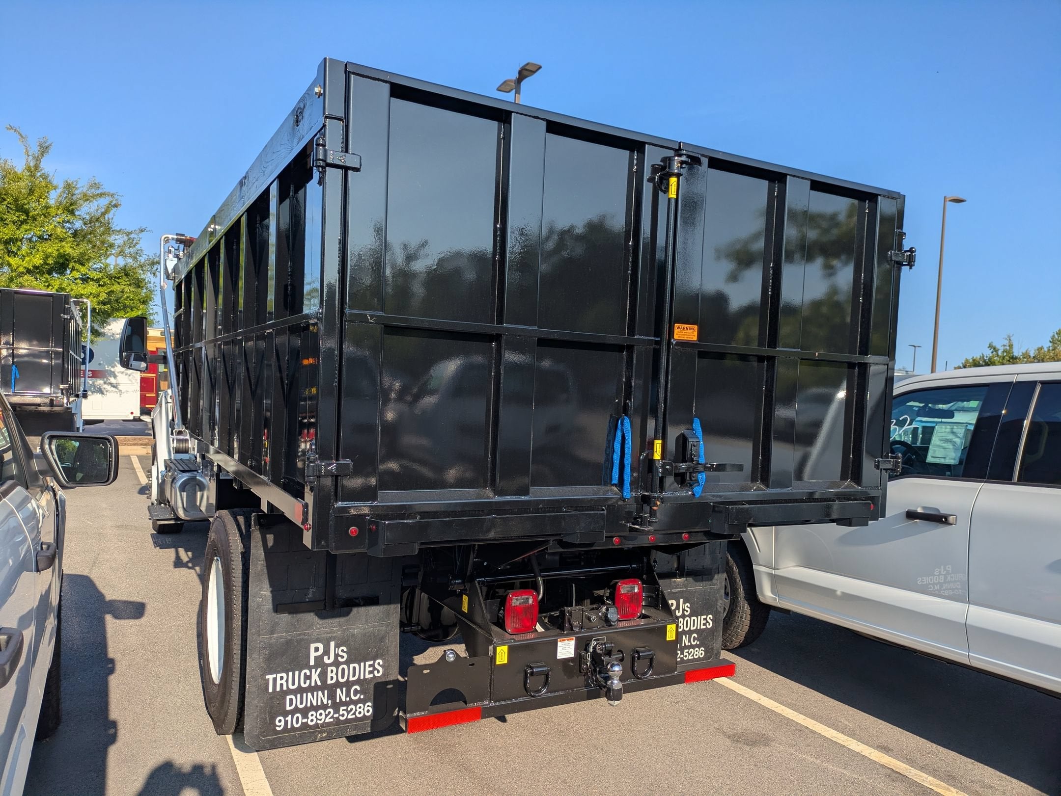 2027 Ford F-750SD Base