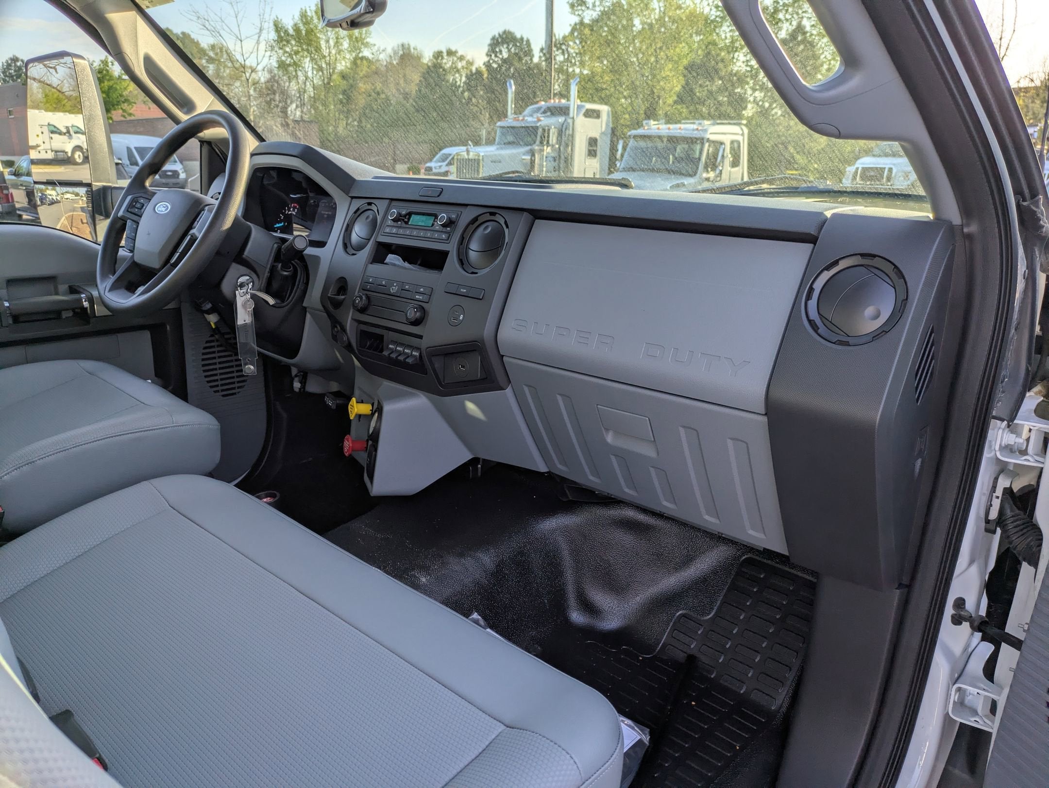 2027 Ford F-750SD Base