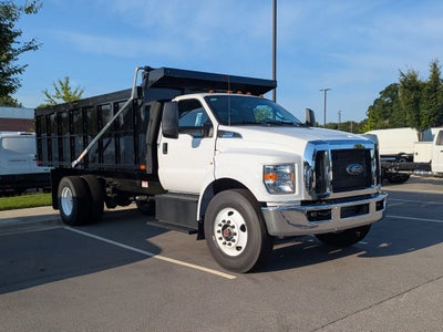 2027 Ford F-750SD Base