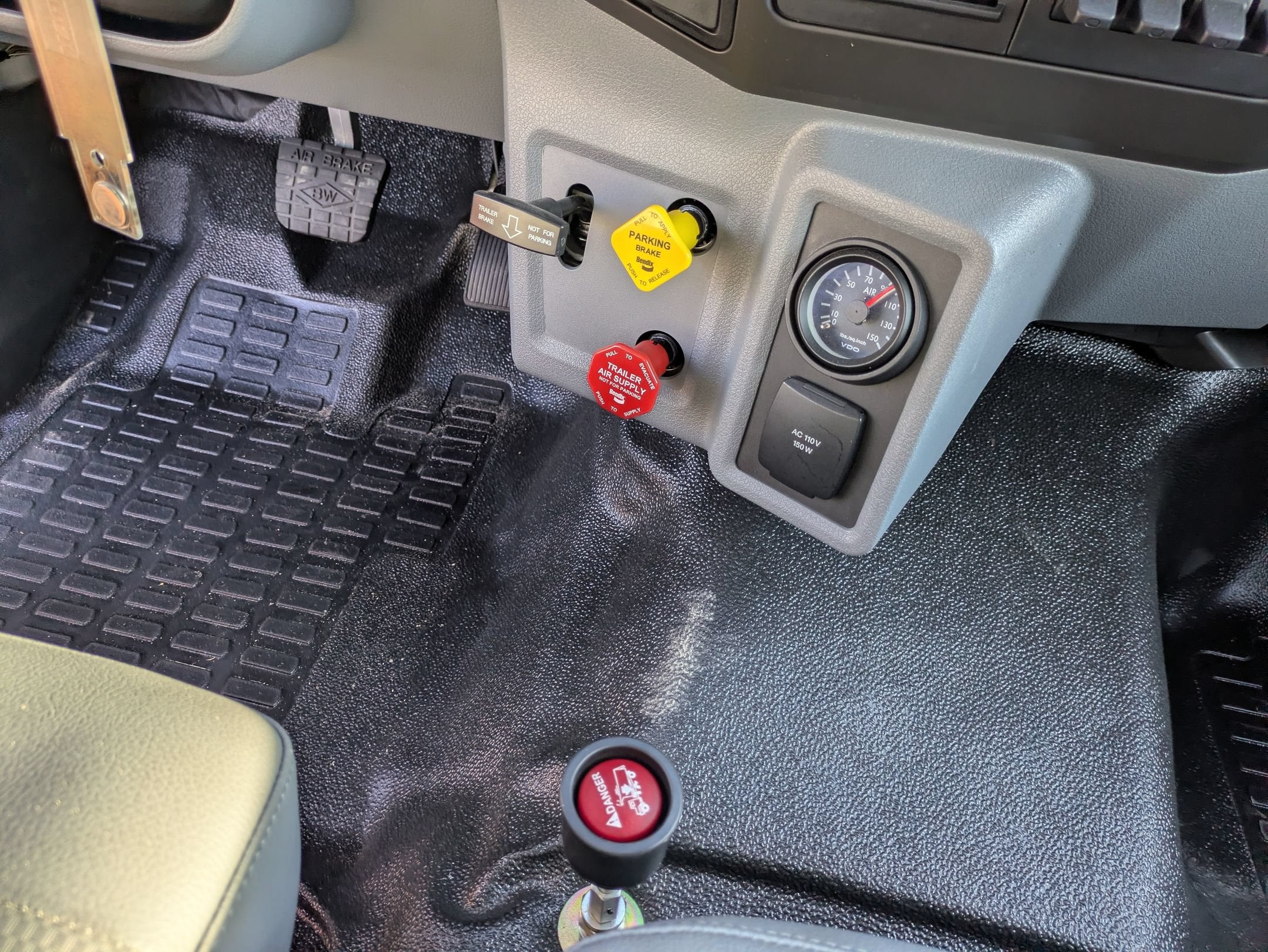 2027 Ford F-750SD Base