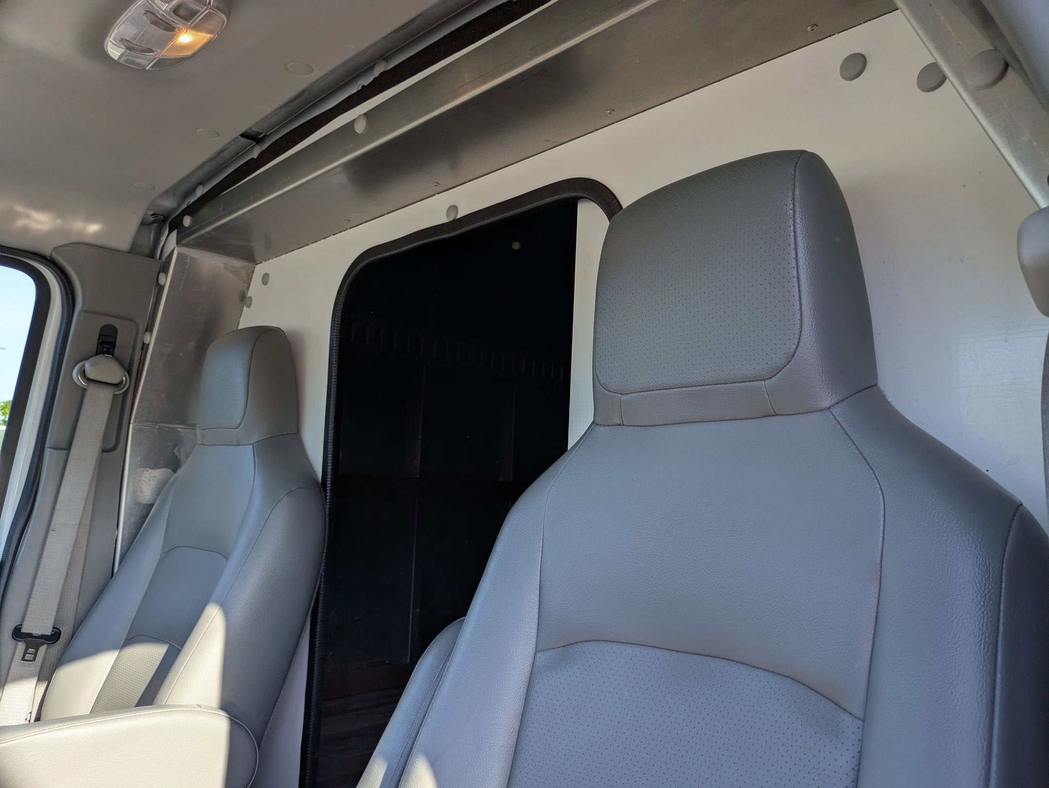 2024 Ford E-Series Cutaway Base