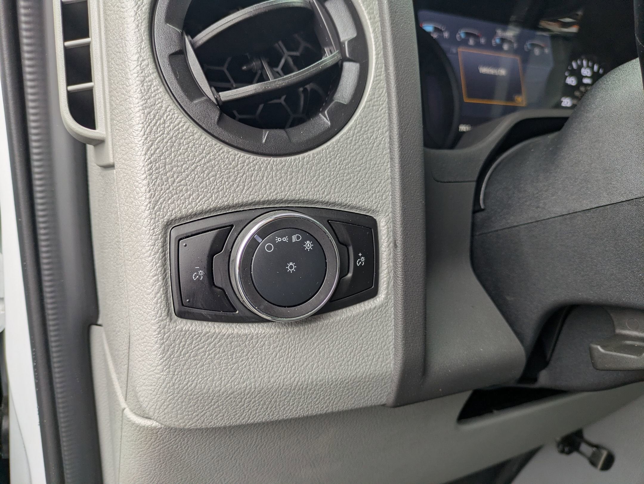 2027 Ford E-Series Cutaway Base
