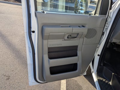 2024 Ford E-Series Cutaway Base