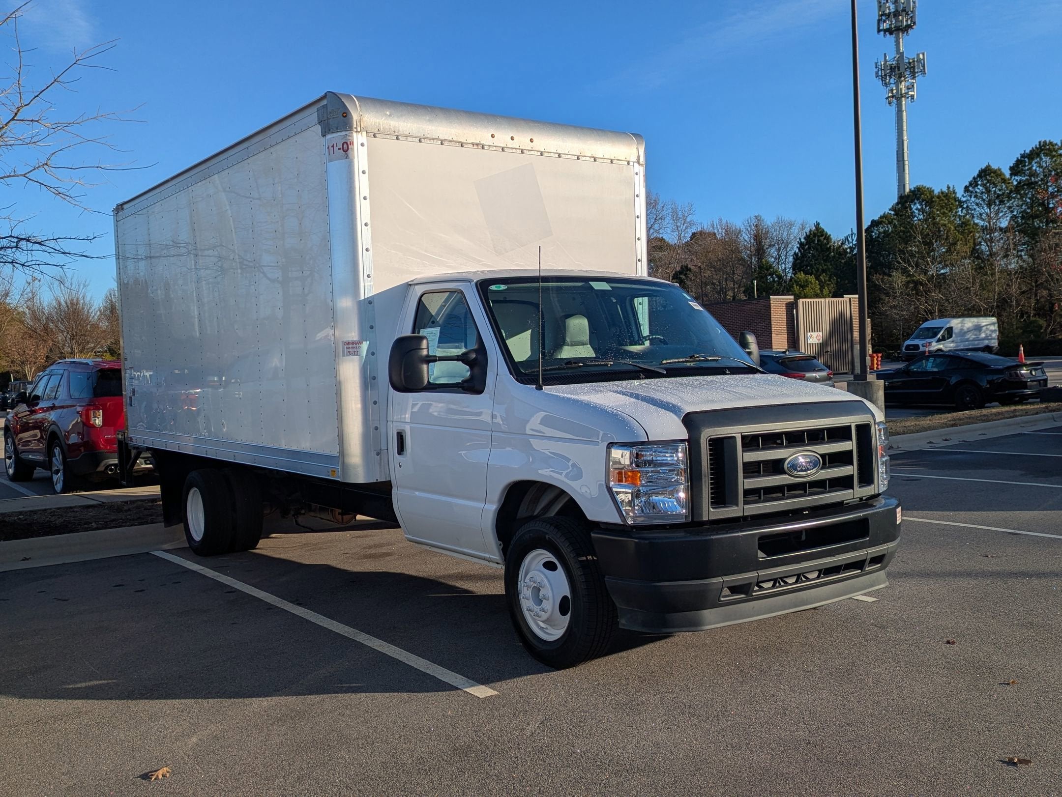 2024 Ford E-Series Cutaway Base