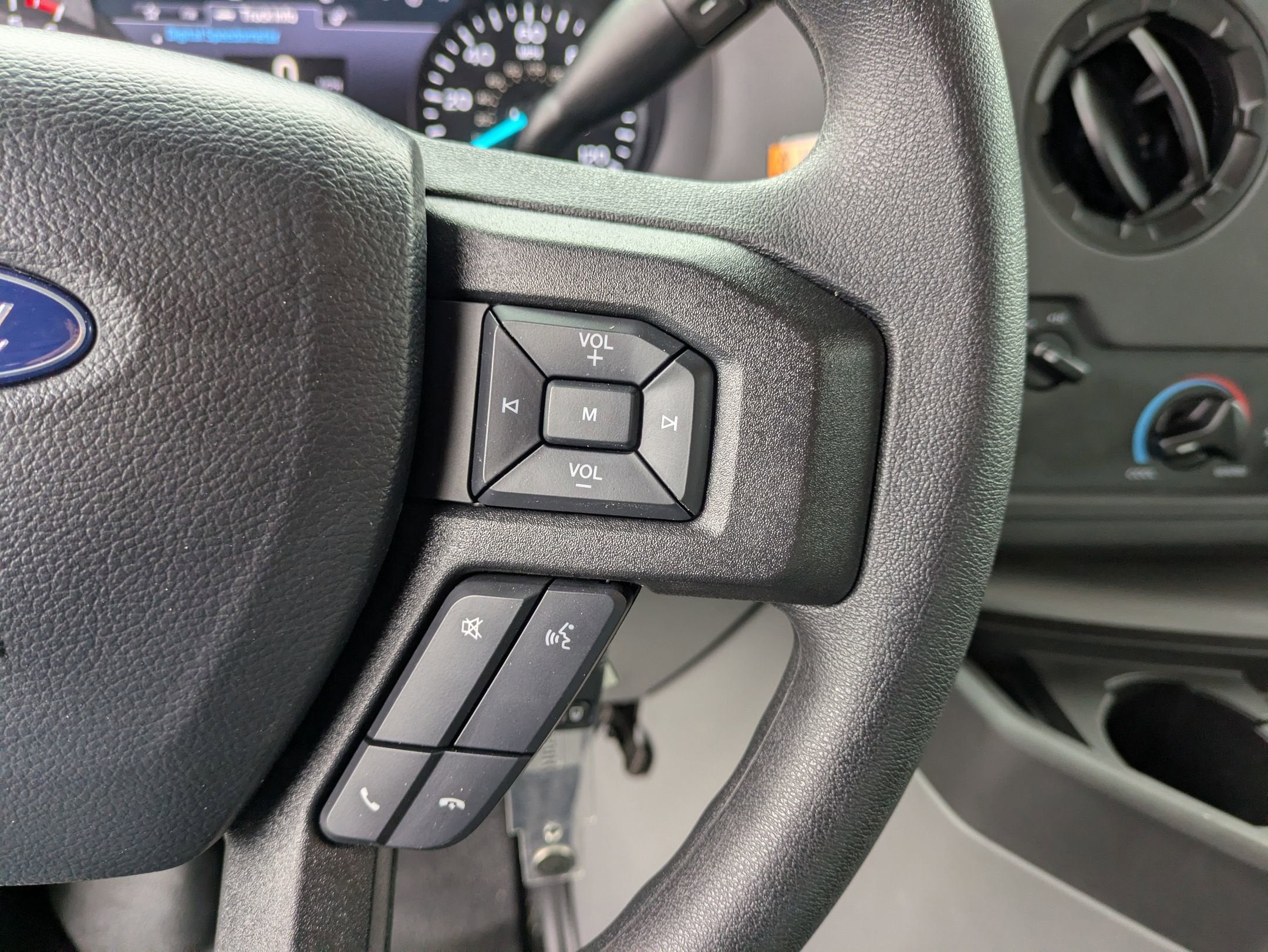 2027 Ford E-Series Cutaway Base