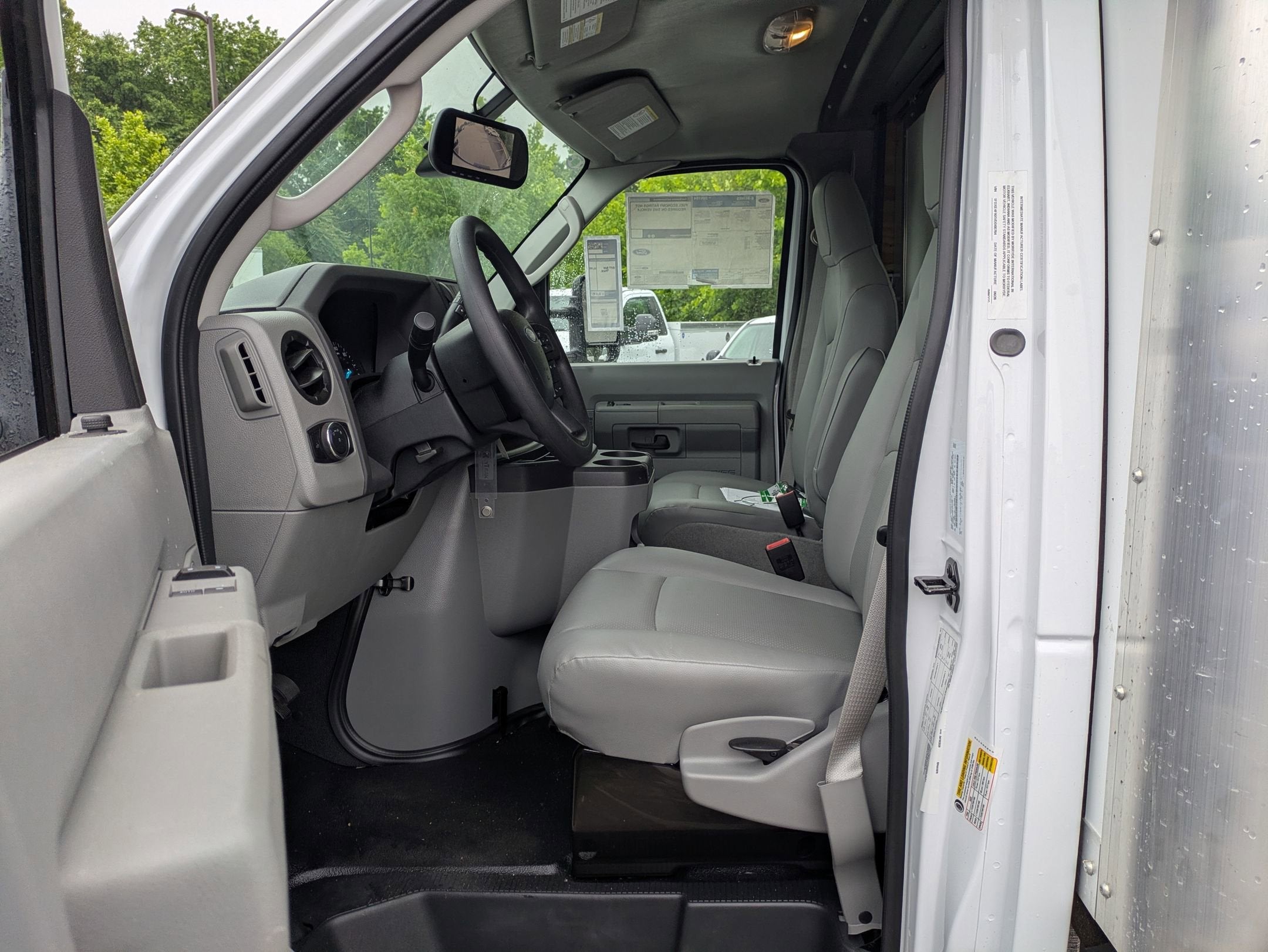 2027 Ford E-Series Cutaway Base