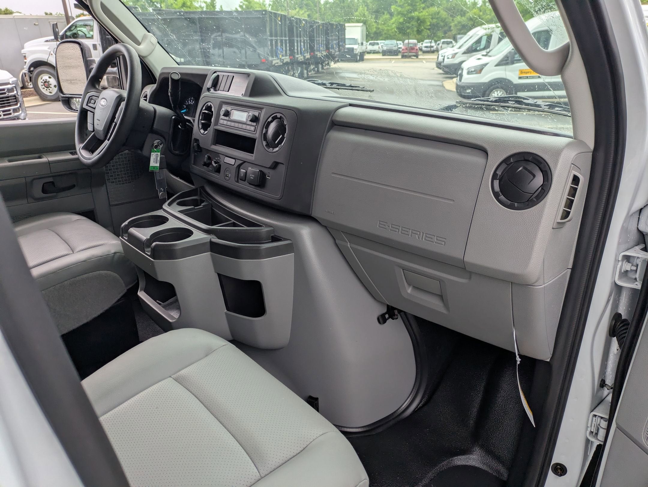 2027 Ford E-Series Cutaway Base