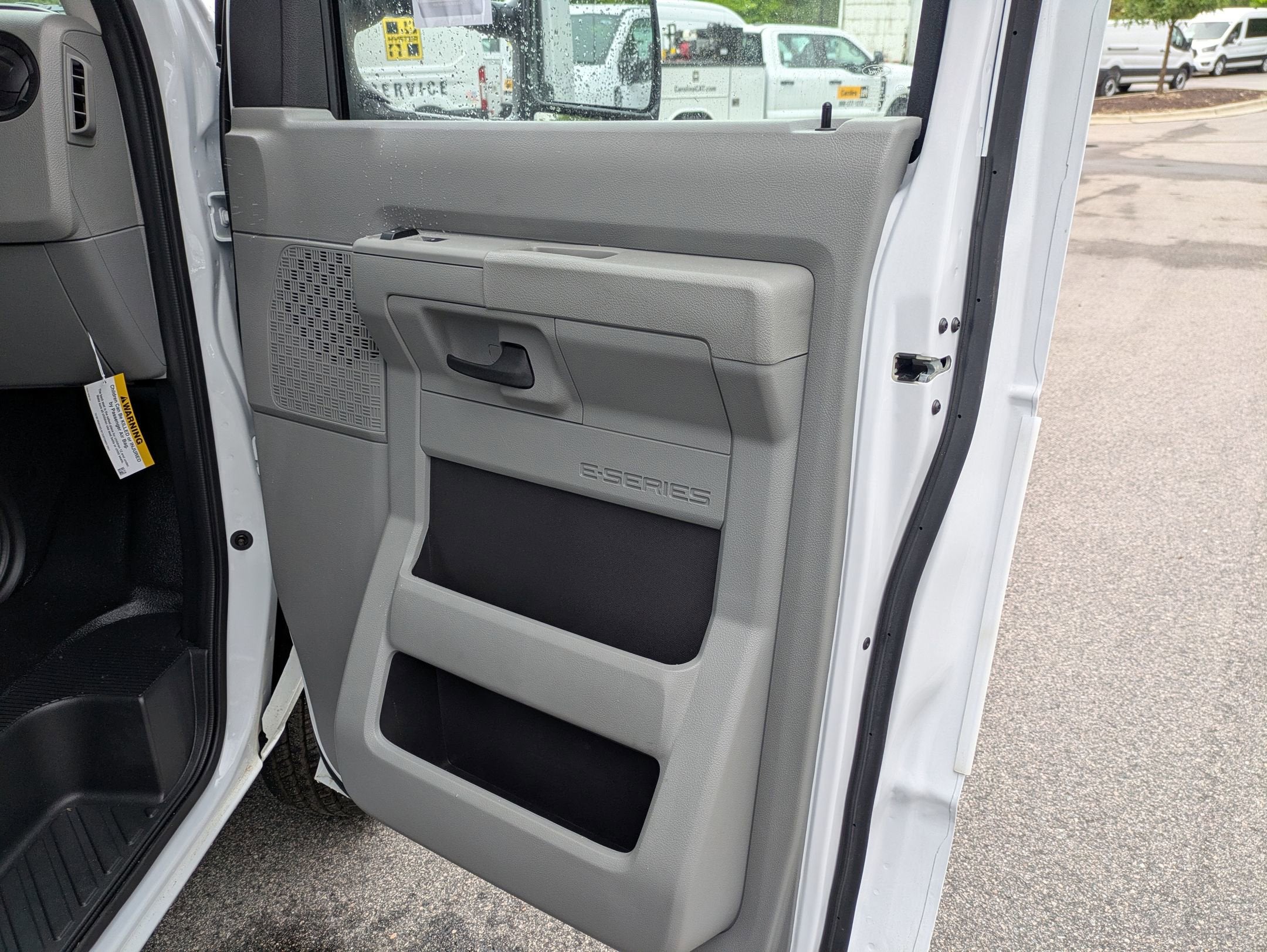 2027 Ford E-Series Cutaway Base