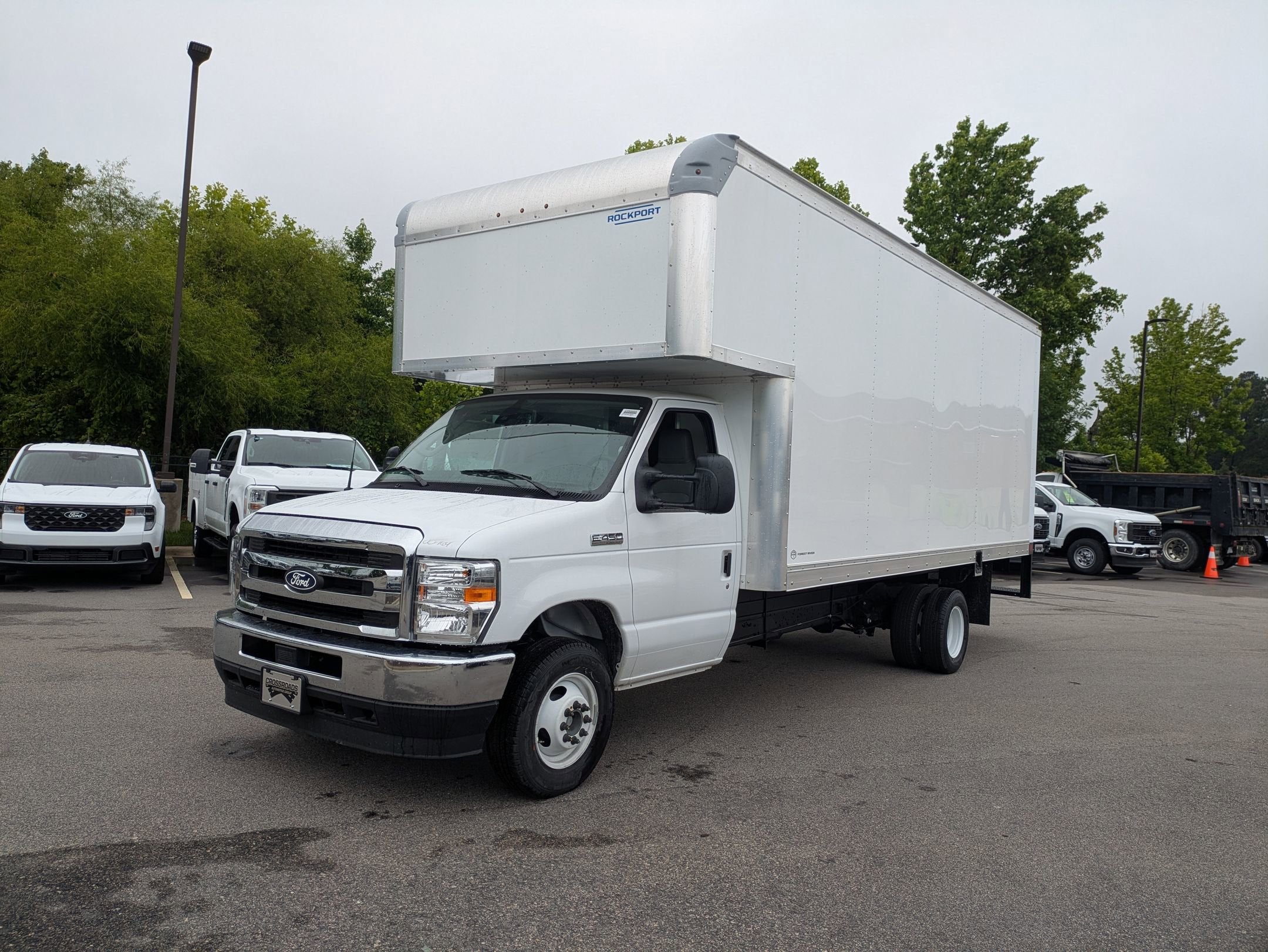 2027 Ford E-Series Cutaway Base