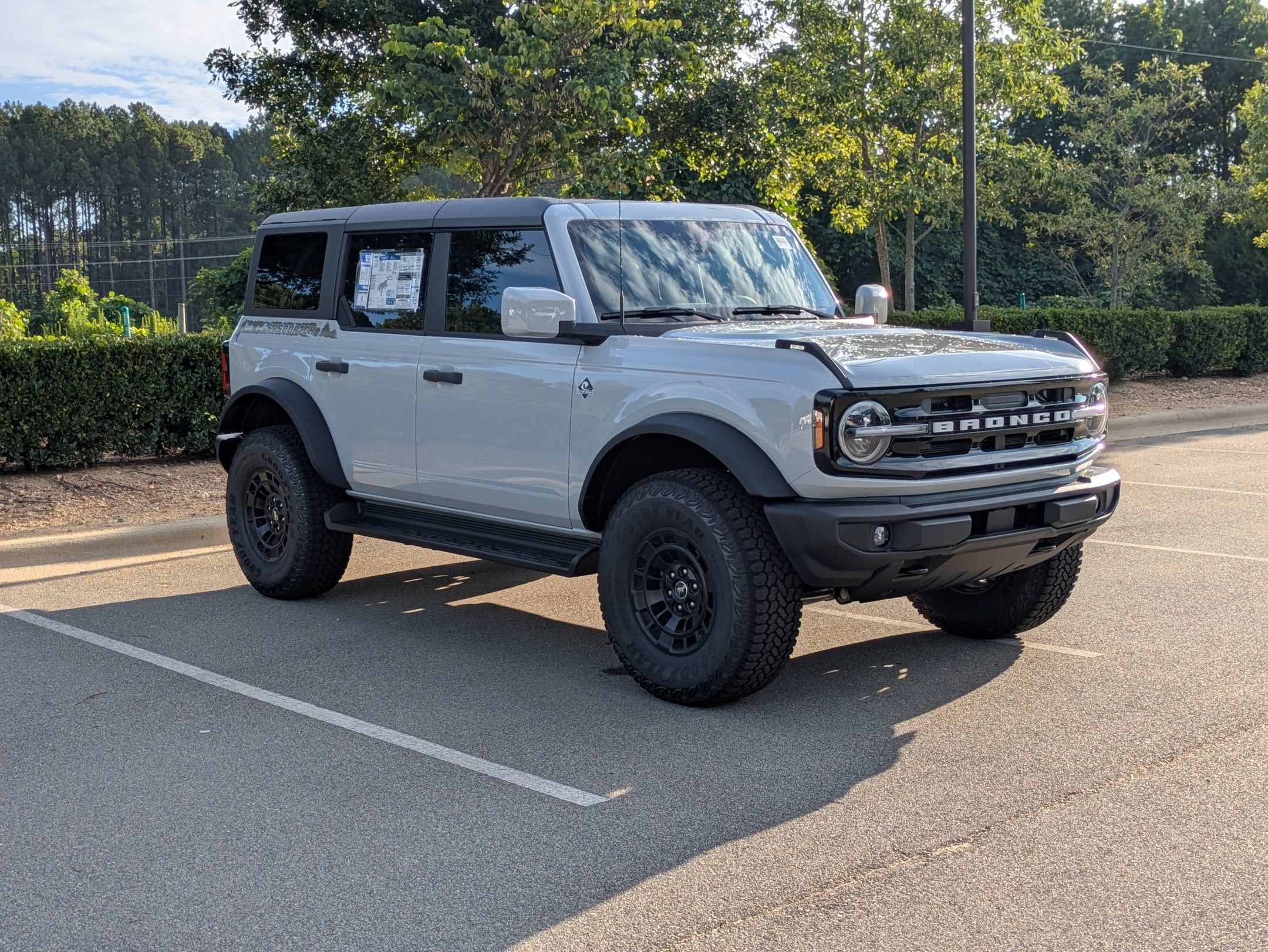 2026 Ford Bronco Outer Banks