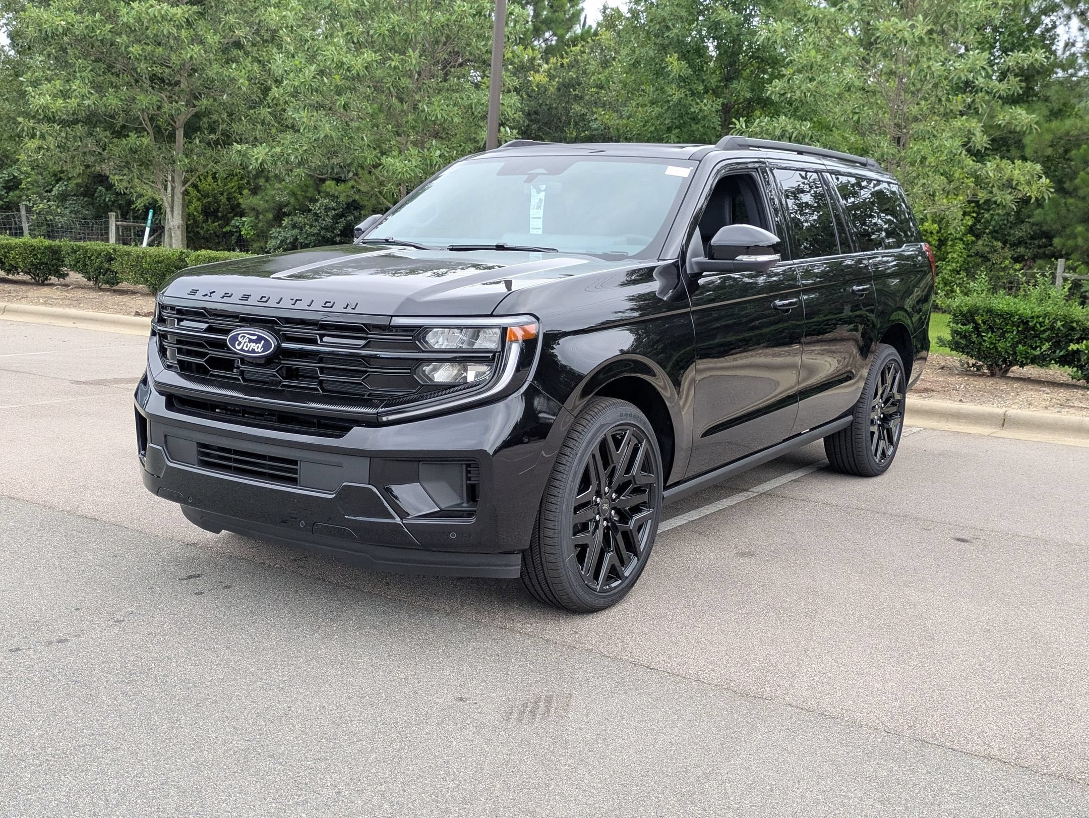 2027 Ford Expedition Max Platinum